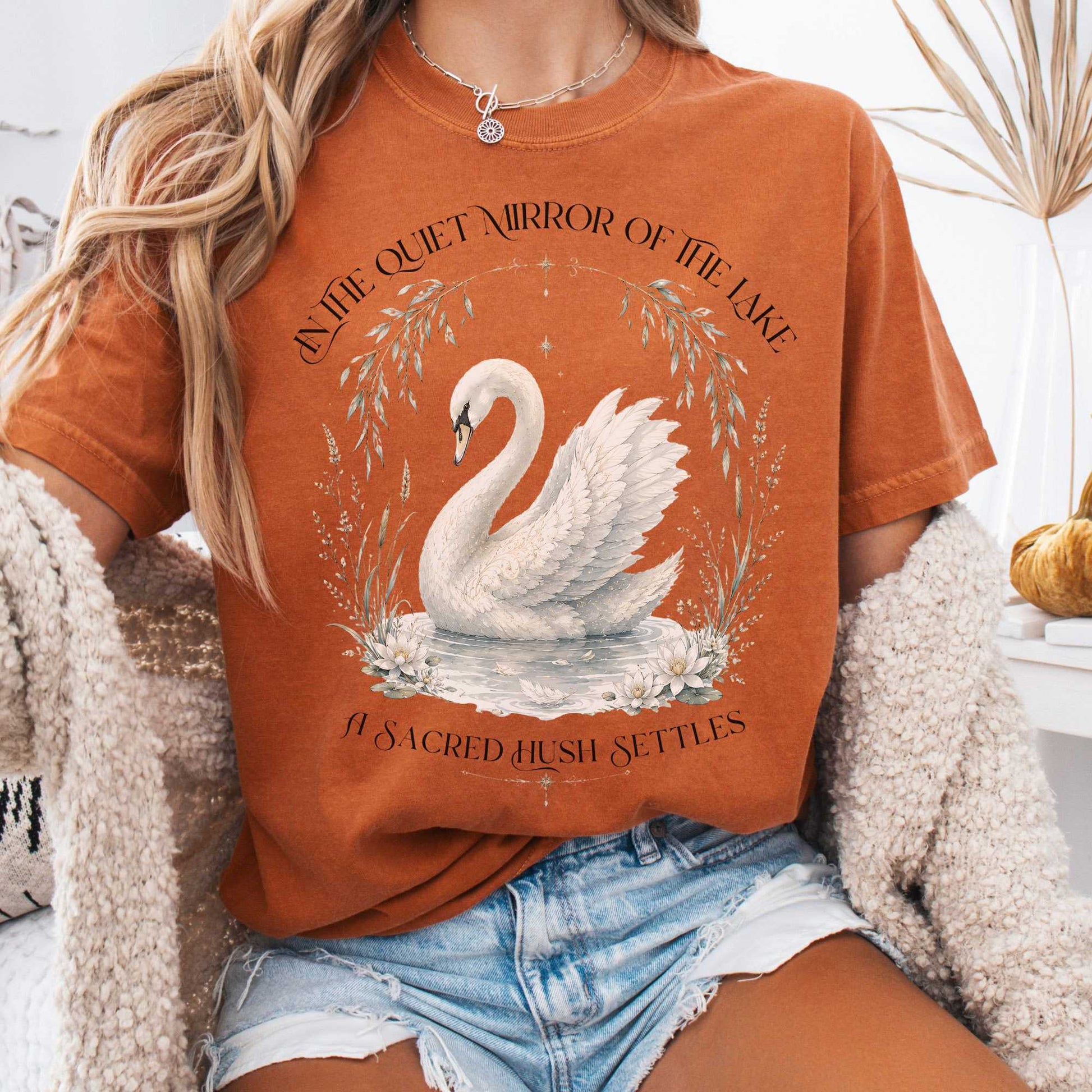 T-Shirt Yam / S In The Quiet Mirror Swan T-Shirt The Mystic Eden