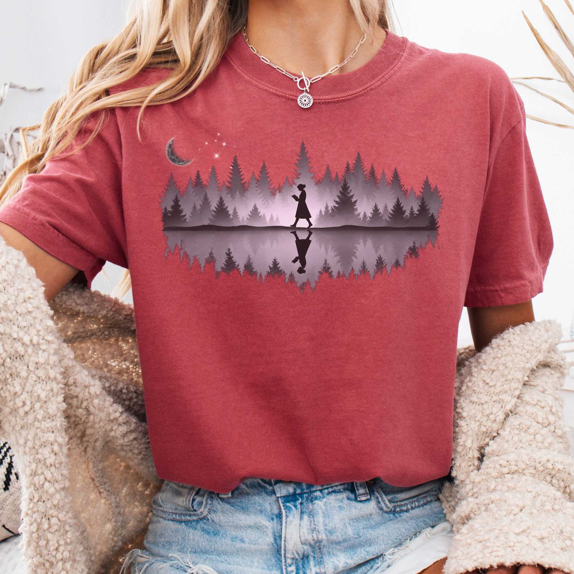 T-Shirt Crimson / S Midnight Reader Reflection T-Shirt The Mystic Eden