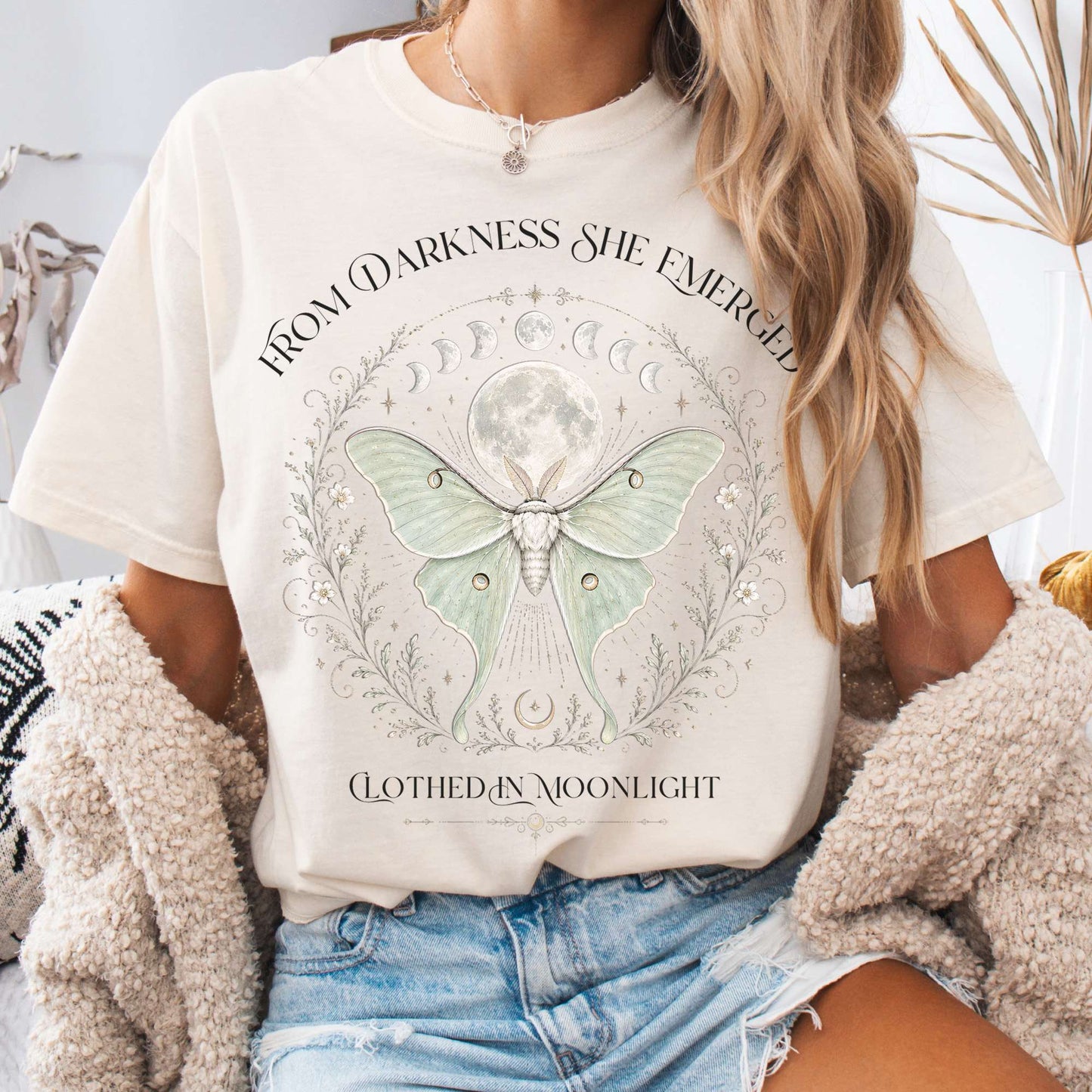 T-Shirt Ivory / S From Darkness She Emerged Clothed in Moonlight T-Shirt The Mystic Eden