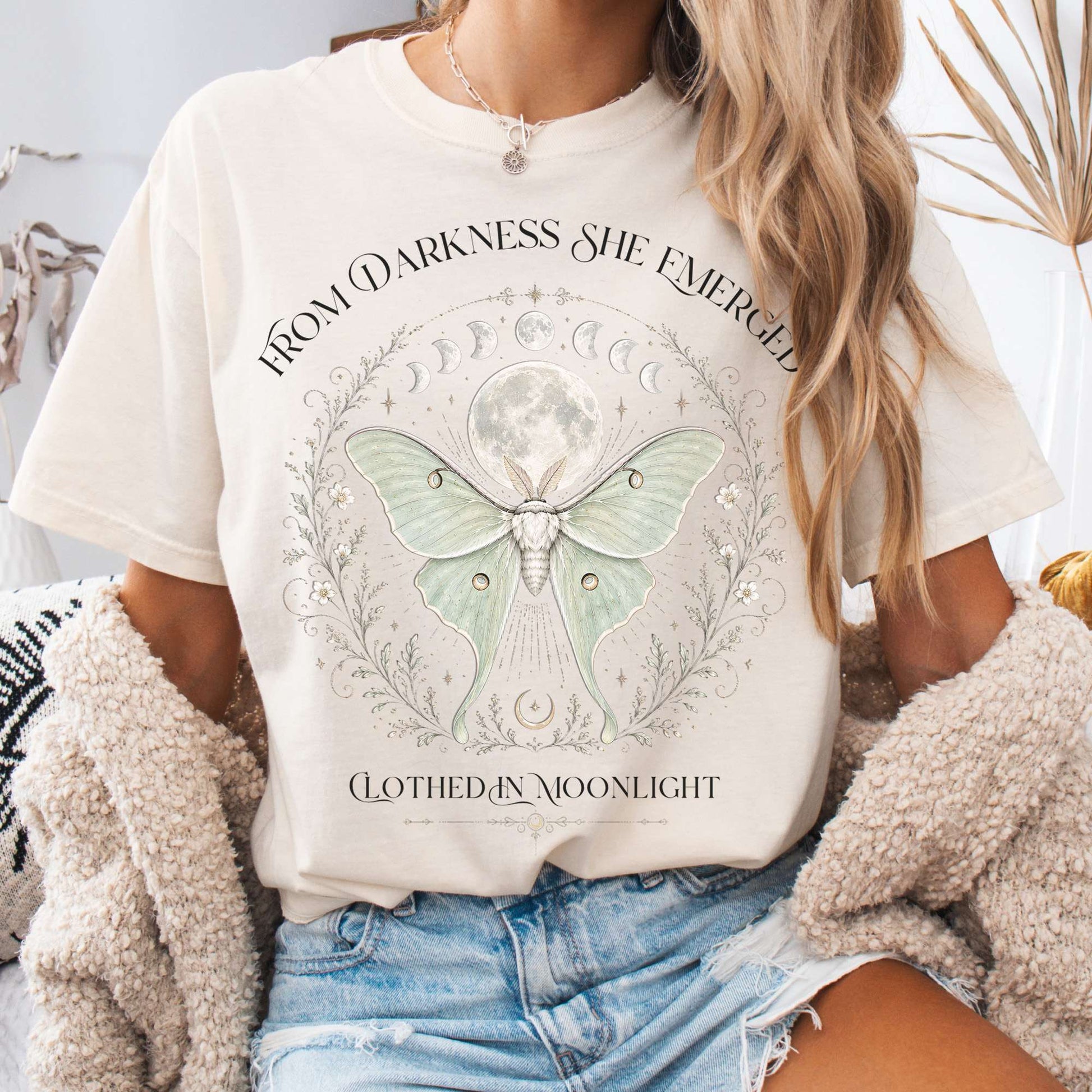 T-Shirt Ivory / S From Darkness She Emerged Clothed in Moonlight T-Shirt The Mystic Eden
