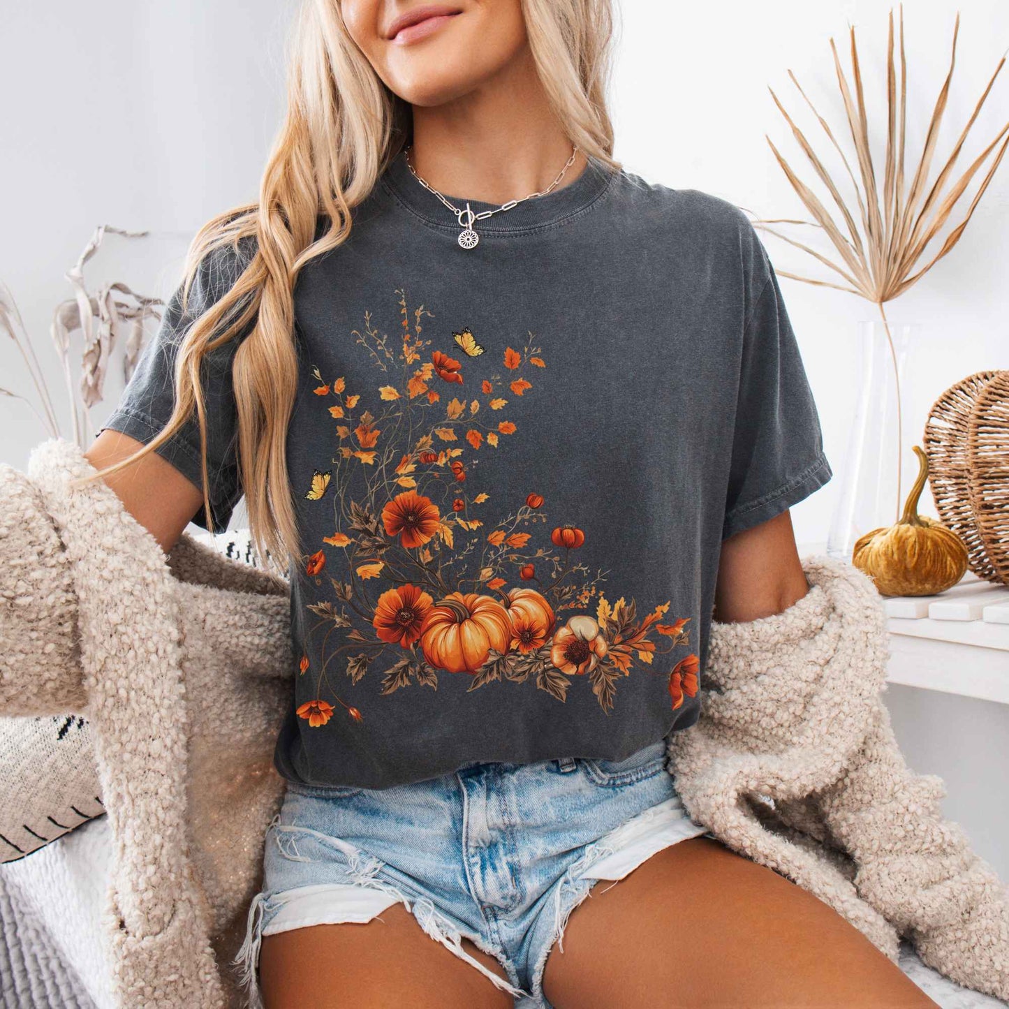 Vintage fall floral pumpkin tee