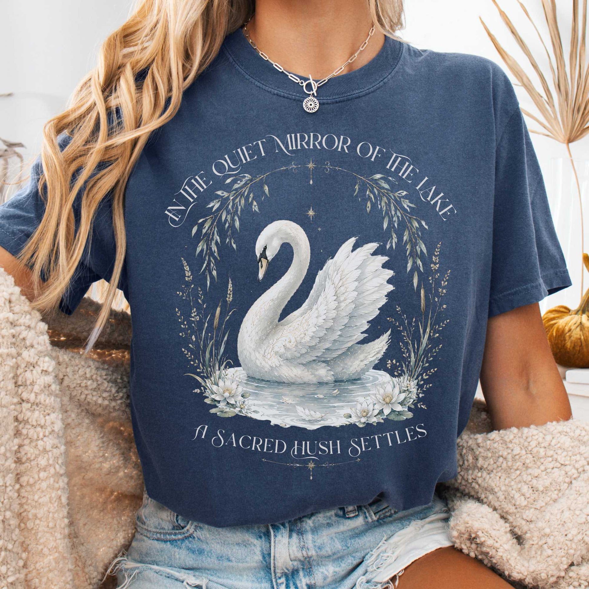 T-Shirt Denim / S In The Quiet Mirror Swan T-Shirt The Mystic Eden