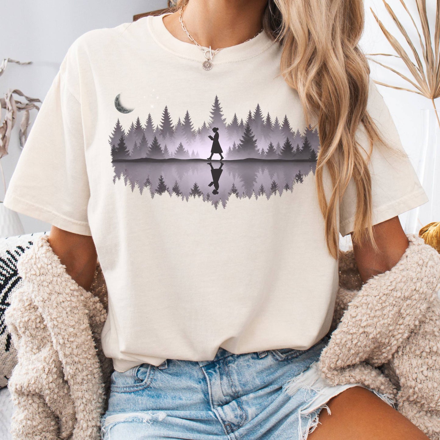 T-Shirt Ivory / S Midnight Reader Reflection T-Shirt The Mystic Eden