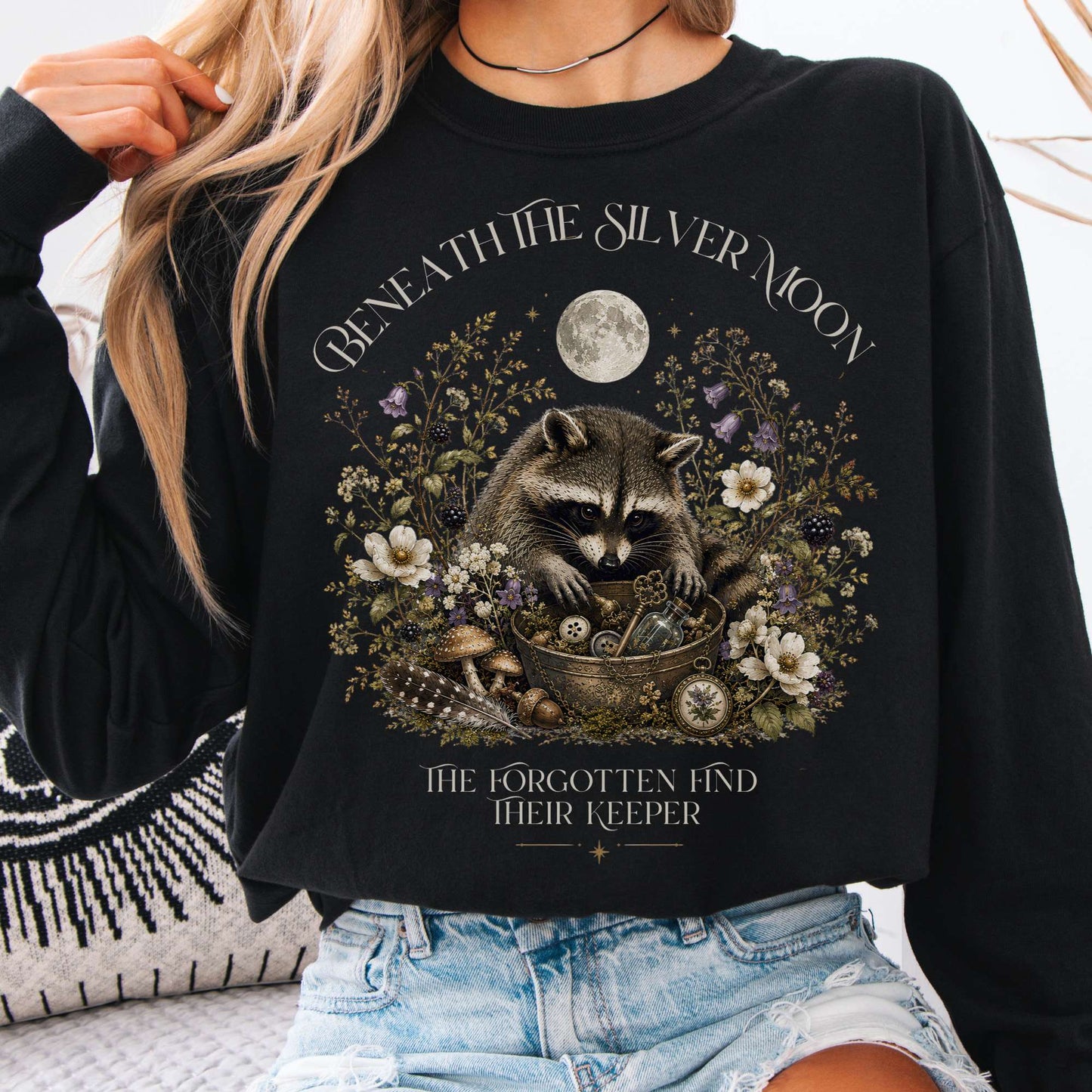 Long-sleeve Black / S Beneath the Silver Moon Raccoon Sleeve The Mystic Eden