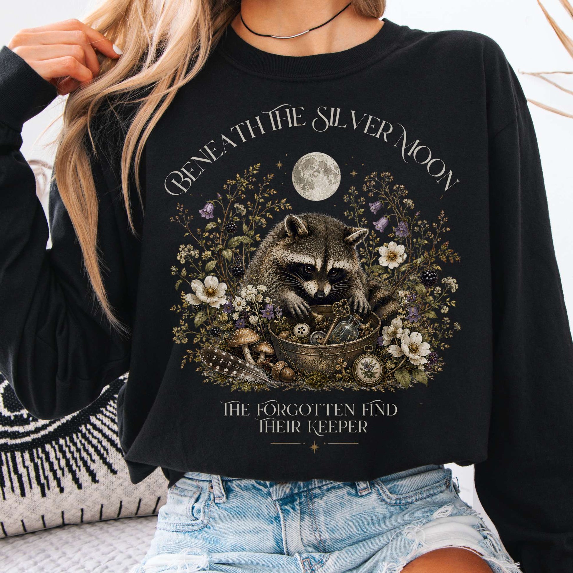 Long-sleeve Black / S Beneath the Silver Moon Raccoon Sleeve The Mystic Eden