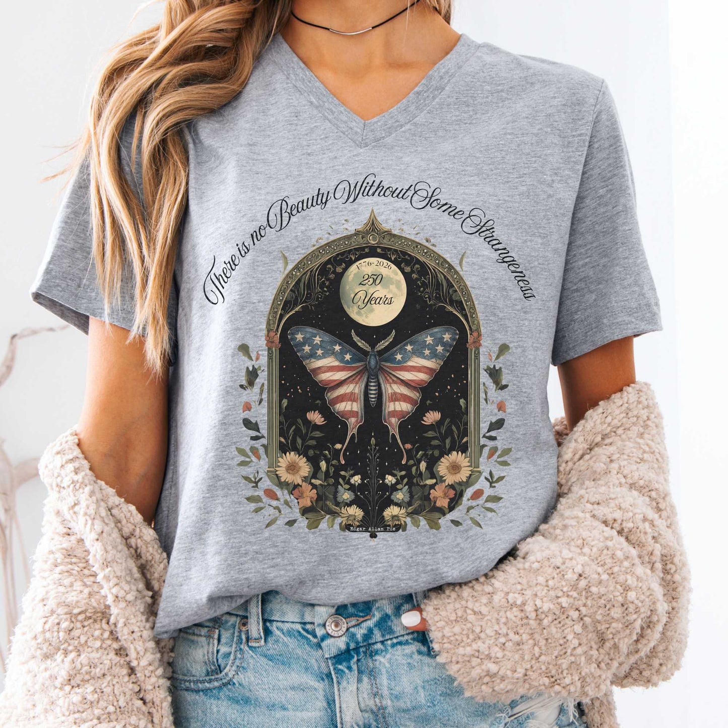 V-neck Athletic Heather / S There Is No Beauty Without Some Strangeness America 250 V-Neck The Mystic Eden