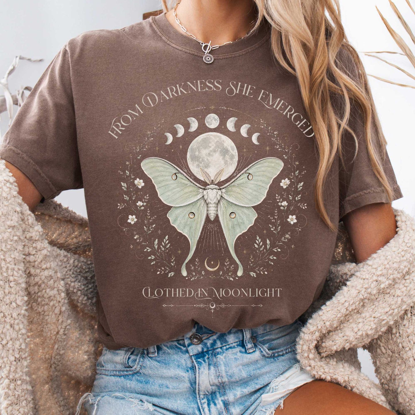 T-Shirt Espresso / S From Darkness She Emerged Clothed in Moonlight T-Shirt The Mystic Eden