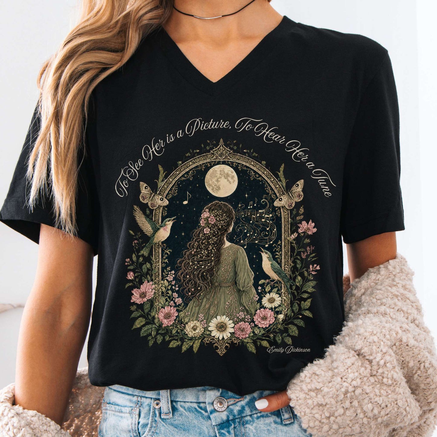 V-neck Black / S To See Her Is a Picture, To Hear Her a Tune Dickinson V-Neck The Mystic Eden