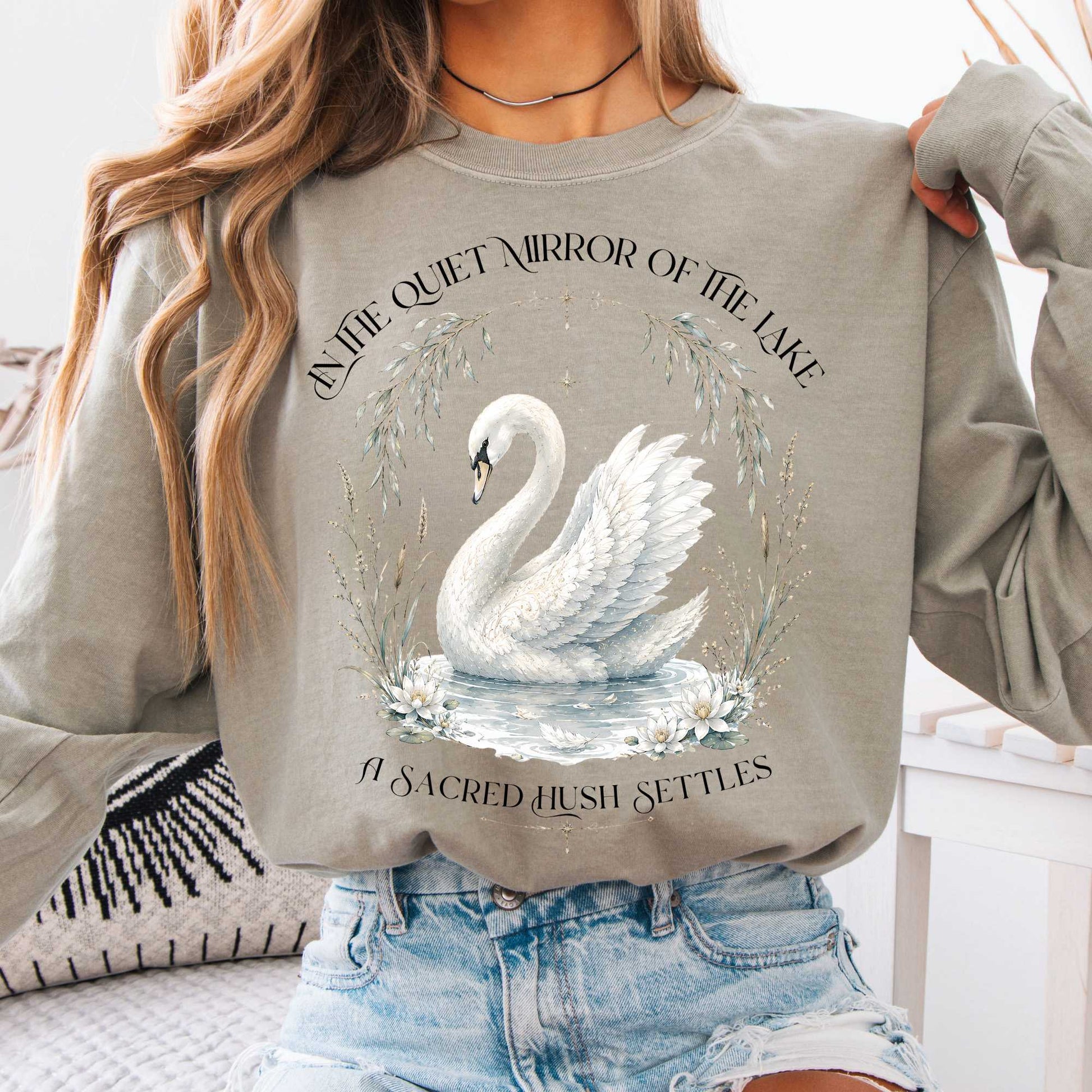 Long-sleeve Sandstone / S In The Quiet Mirror Swan Long Sleeve The Mystic Eden