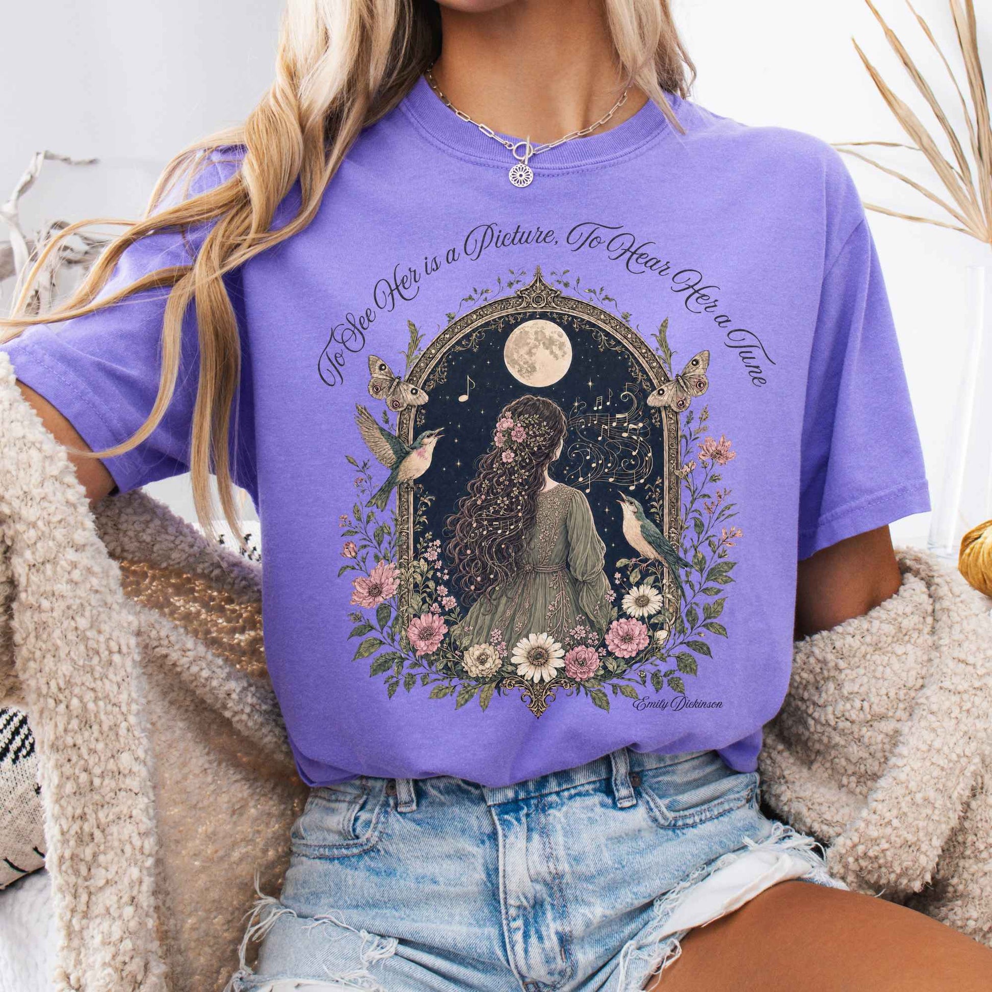 T-Shirt Violet / S To See Her Is a Picture, To Hear Her a Tune Dickinson T-Shirt The Mystic Eden