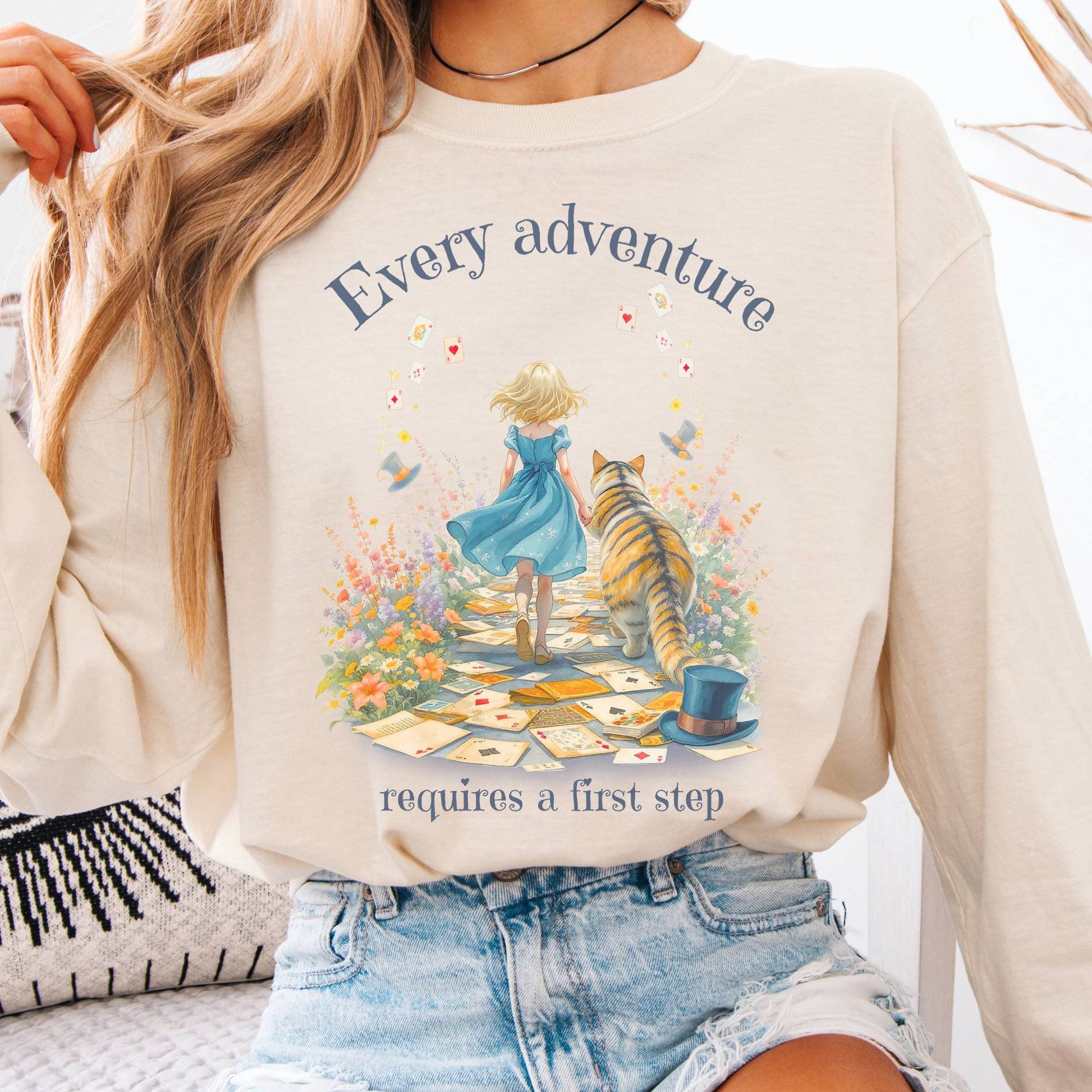 Long-sleeve Ivory / S Every Adventure Requires a First Step Alice Long Sleeve The Mystic Eden