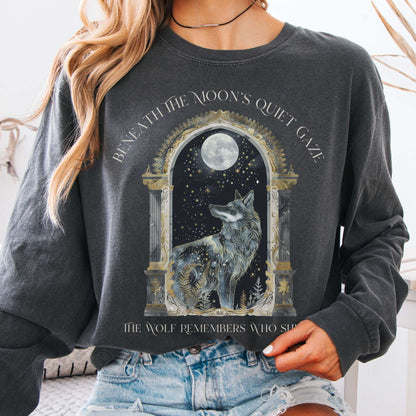 Long-sleeve Pepper / S Beneath The Moon The Wolf Remembers Who She Is Long Sleeve Tee The Mystic Eden
