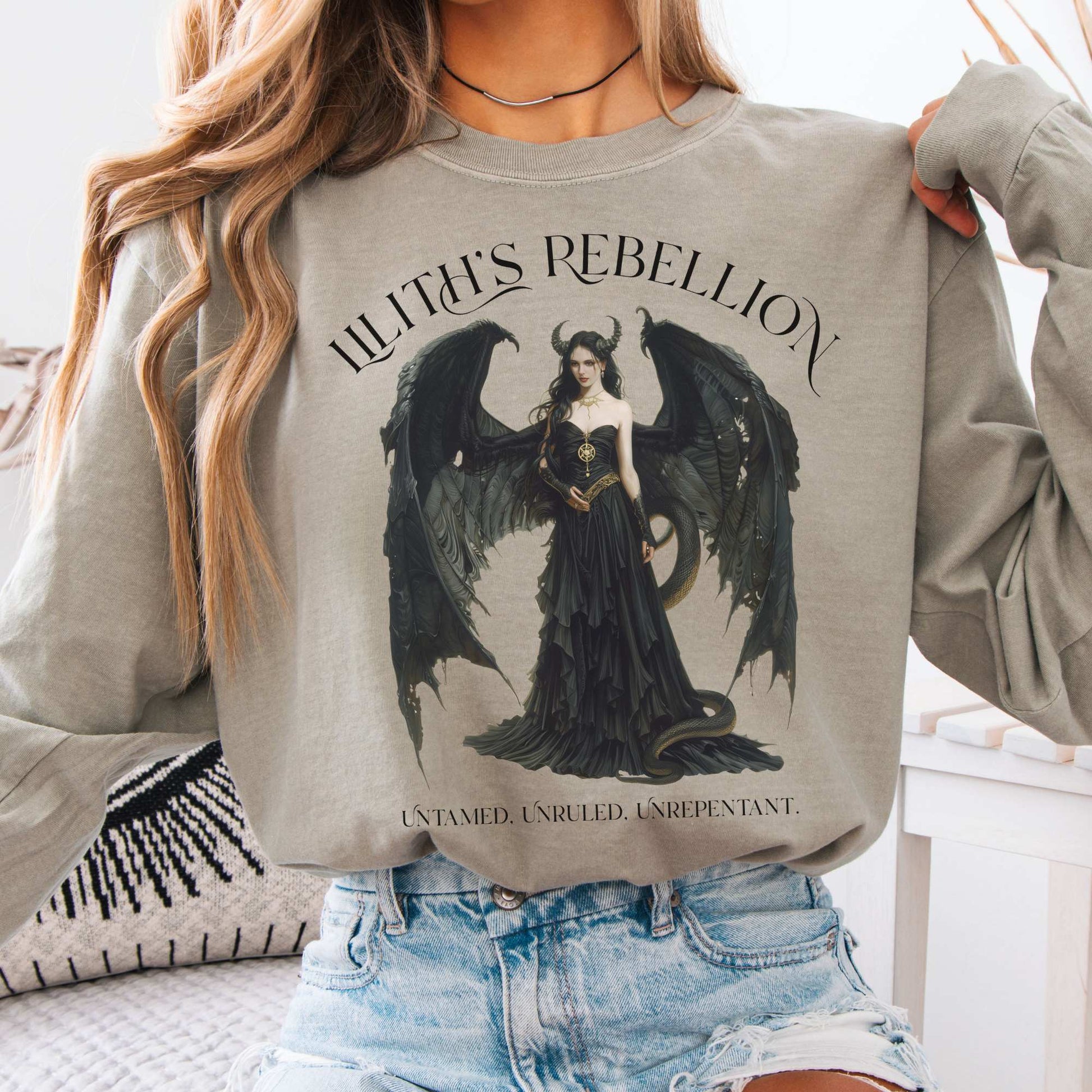 Long-sleeve Sandstone / S Lilith's Rebellion Goddess Long Sleeve T-Shirt The Mystic Eden