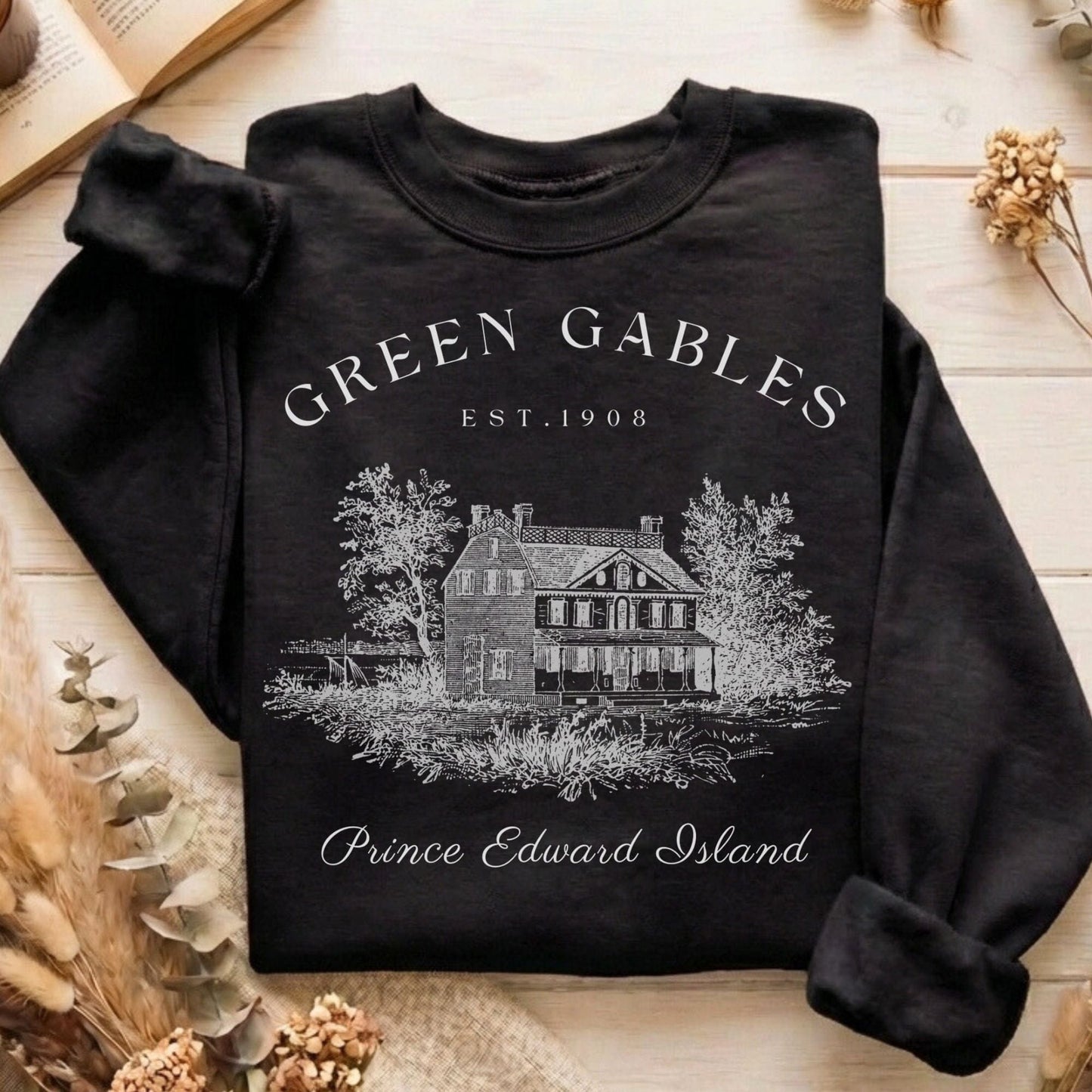 Sweatshirt Black / S Design 22 Sweatshirt The Mystic Eden