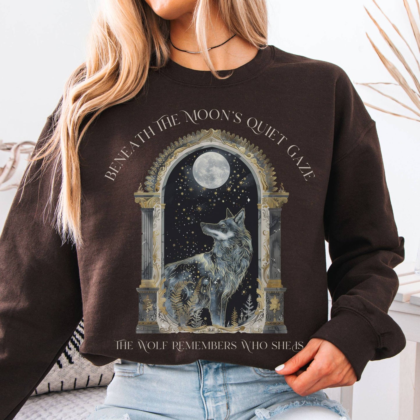 Sweatshirt Dark Chocolate / S Beneath The Moon The Wolf Remembers Who She Is Sweatshirt The Mystic Eden