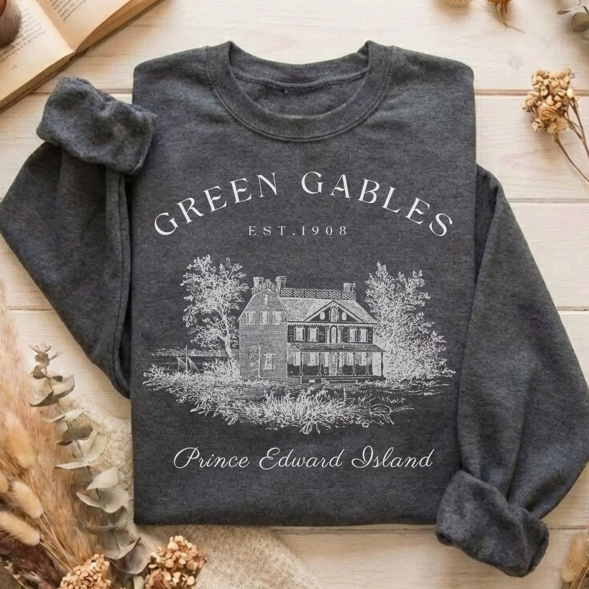 Sweatshirt Dark Heather / S Design 22 Sweatshirt The Mystic Eden