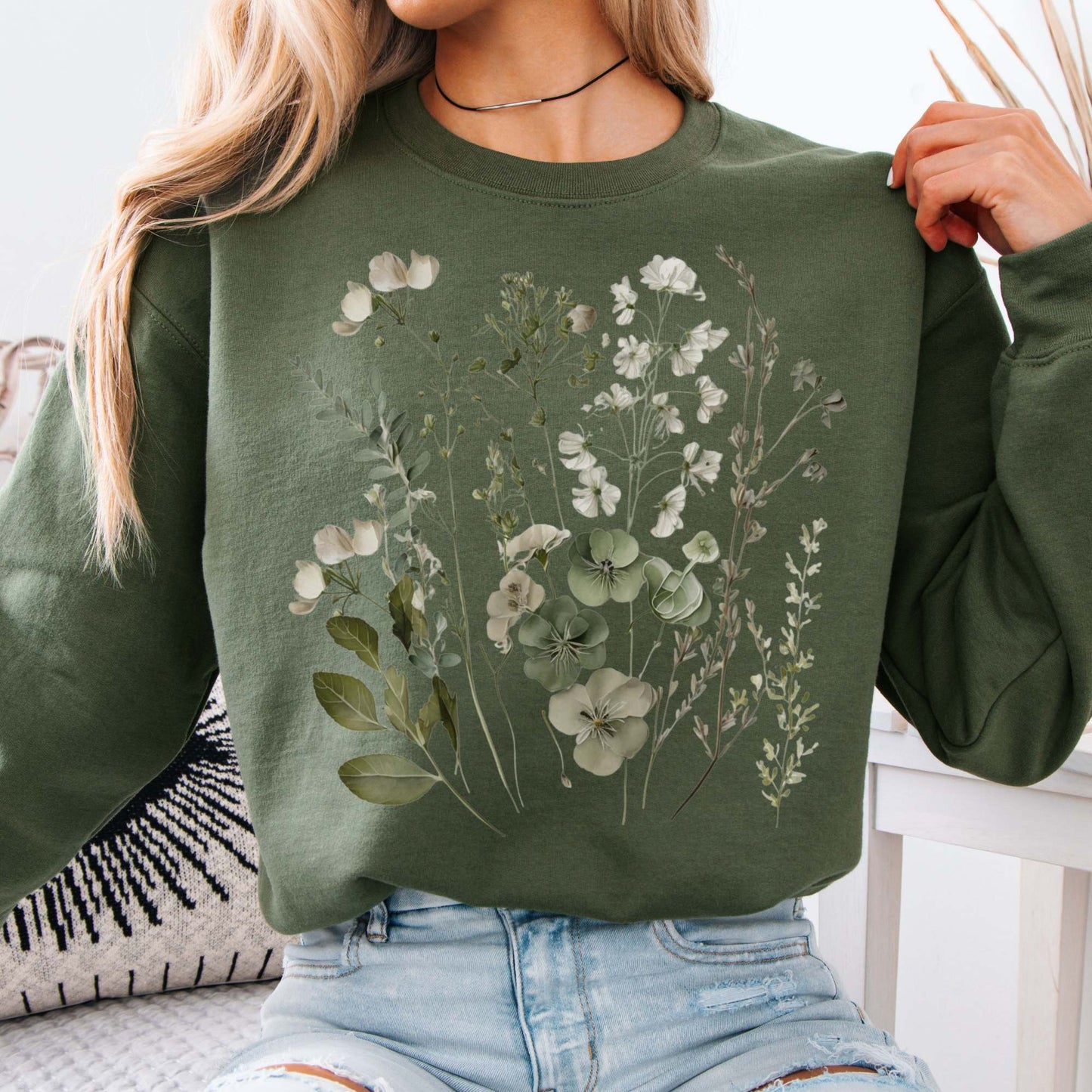 Sweatshirt Military Green / S Sage and White Wildflower  Sweatshirt The Mystic Eden