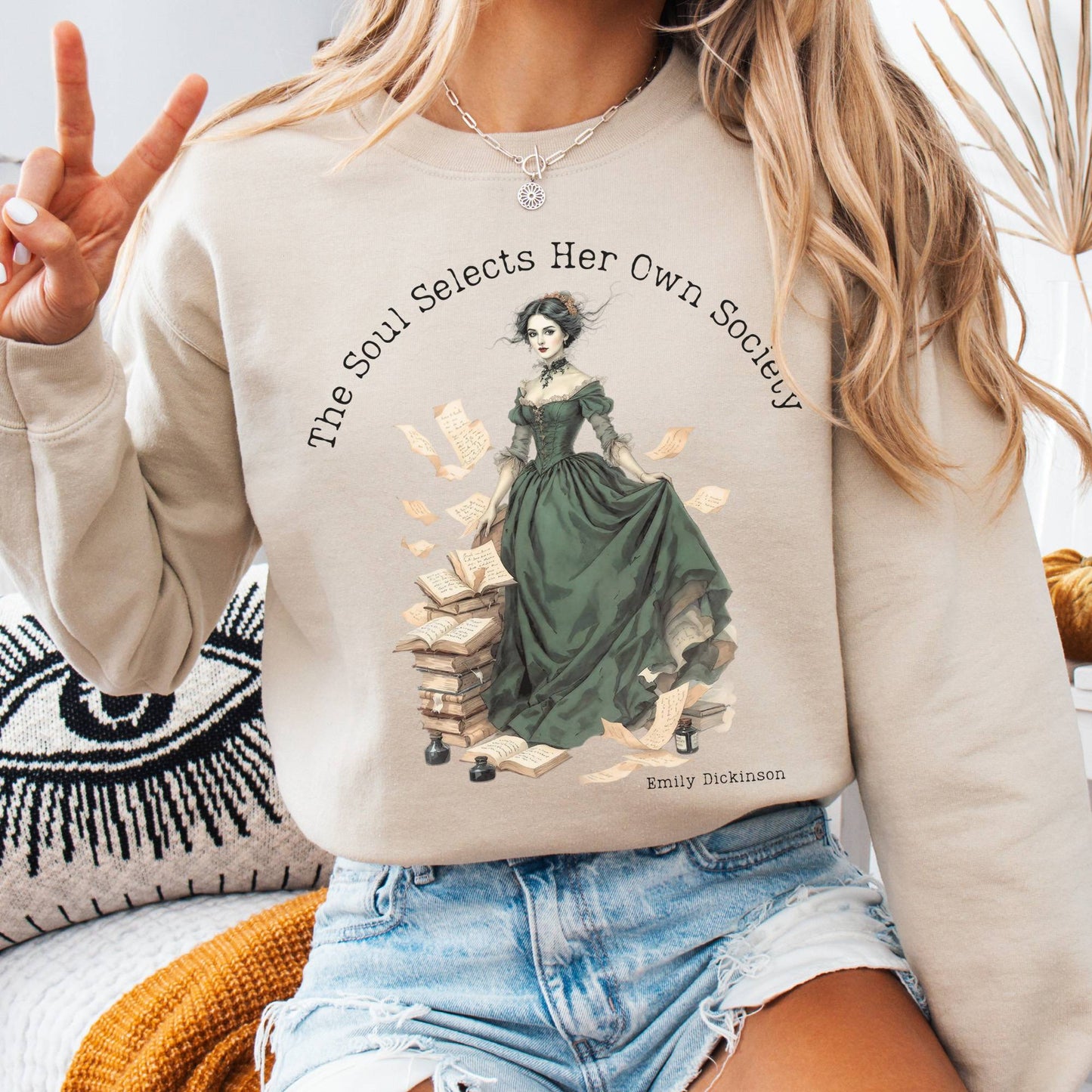 Sweatshirt Sand / S The Soul Selects Her Own Society Emily Dickinson Sweatshirt The Mystic Eden