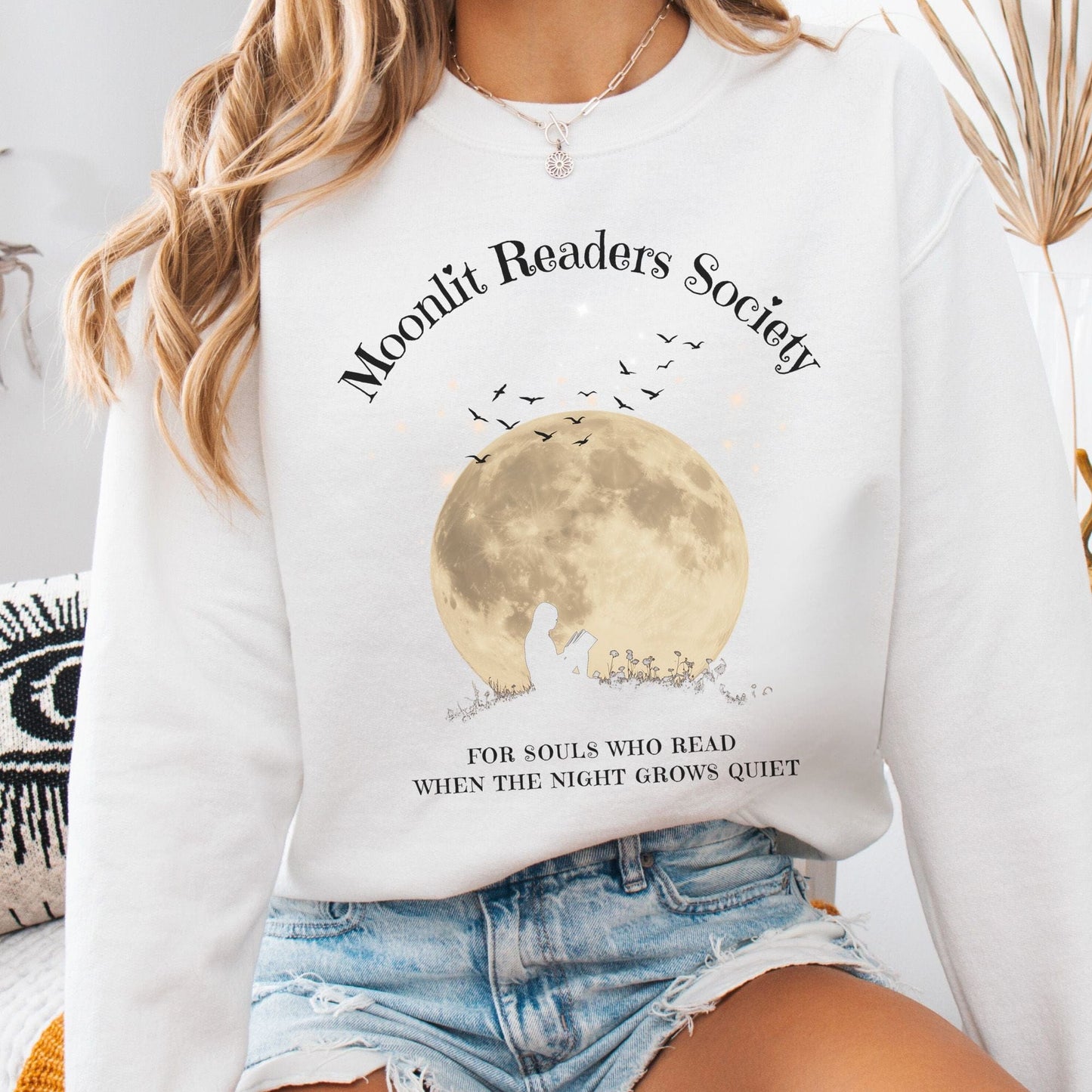 Sweatshirt White / S Moonlit Readers Society Sweatshirt The Mystic Eden