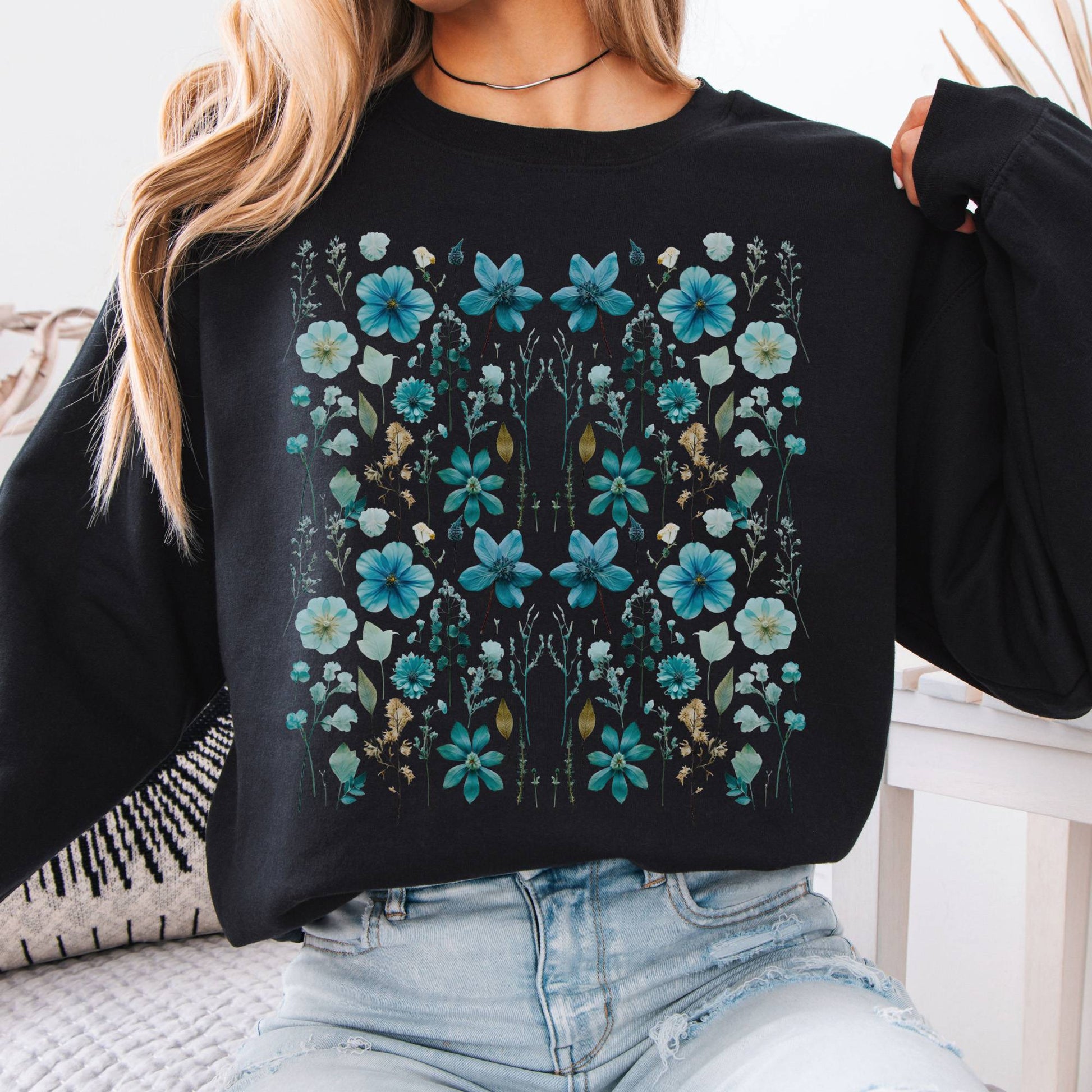 Sweatshirts Design 2 Crewneck Sweatshirt The Mystic Eden