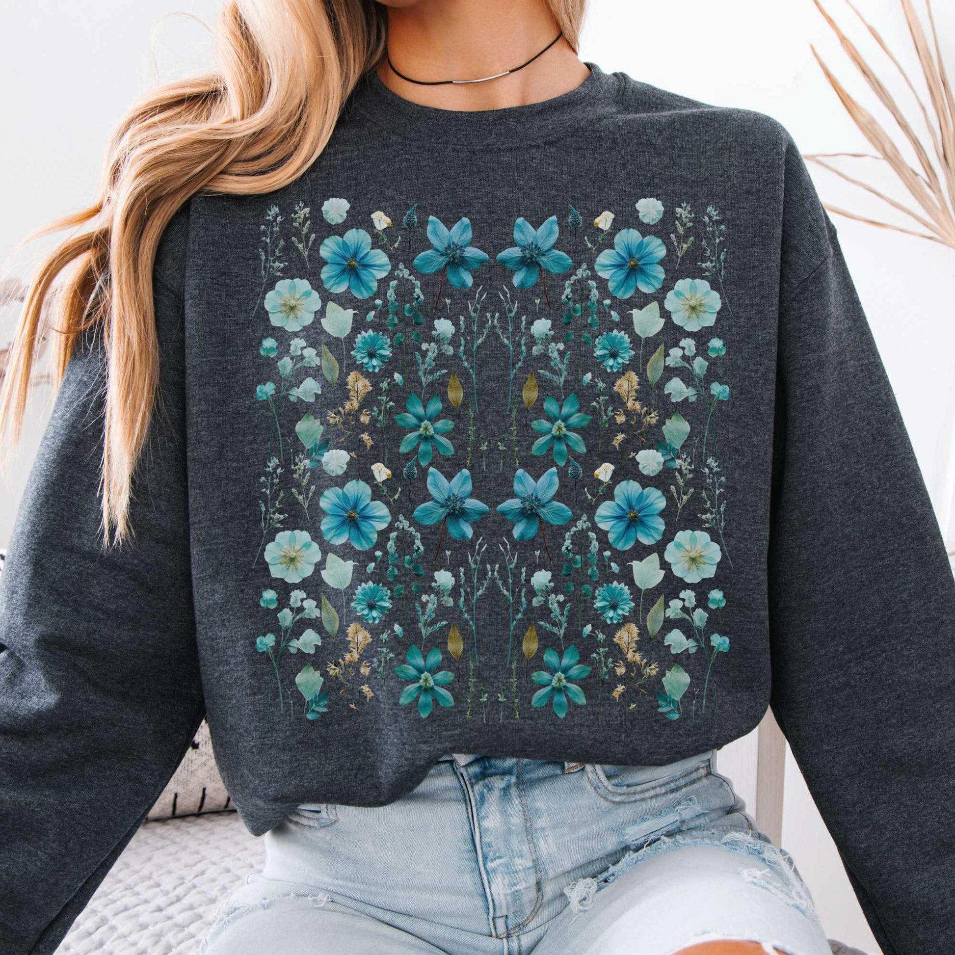 Sweatshirts Design 2 Crewneck Sweatshirt The Mystic Eden