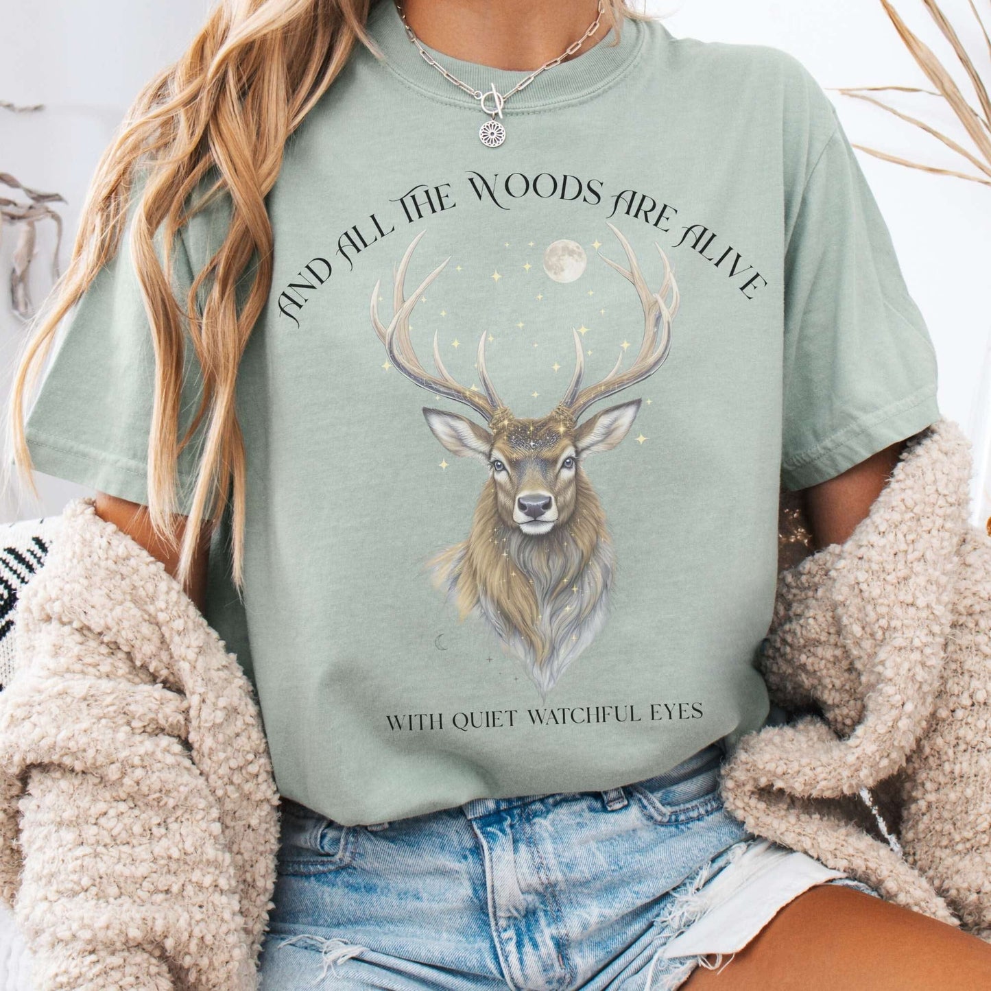T-Shirt Bay / S All the Woods Are Alive With Watchful Eyes Walter de la Mare Tee The Mystic Eden