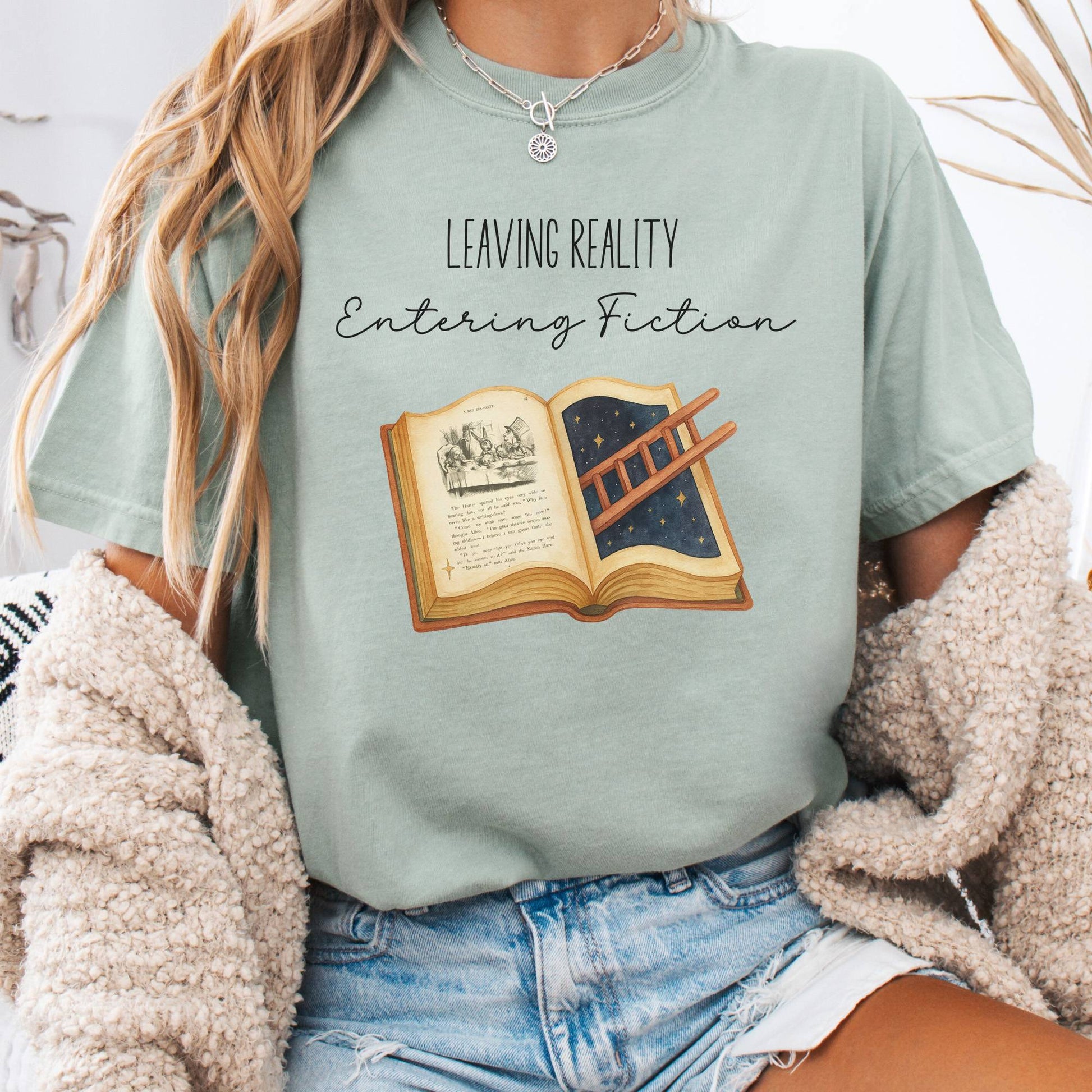 T-Shirt Bay / S Entering Fiction T-Shirt – Literary Escape Tee The Mystic Eden