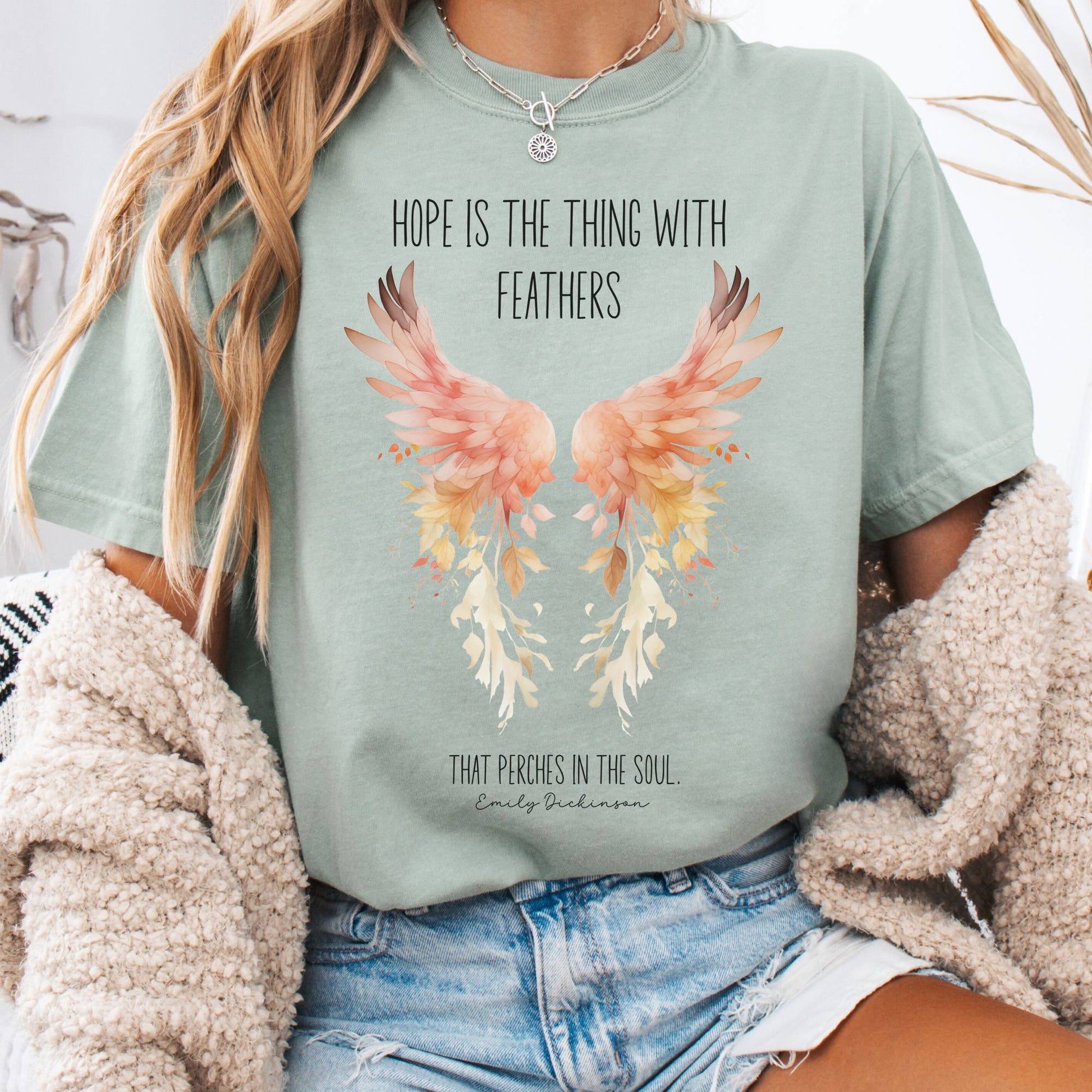 T-Shirt Bay / S Hope is the Thing With Feathers Emily Dickinson T-Shirt – Literary Wings Tee The Mystic Eden