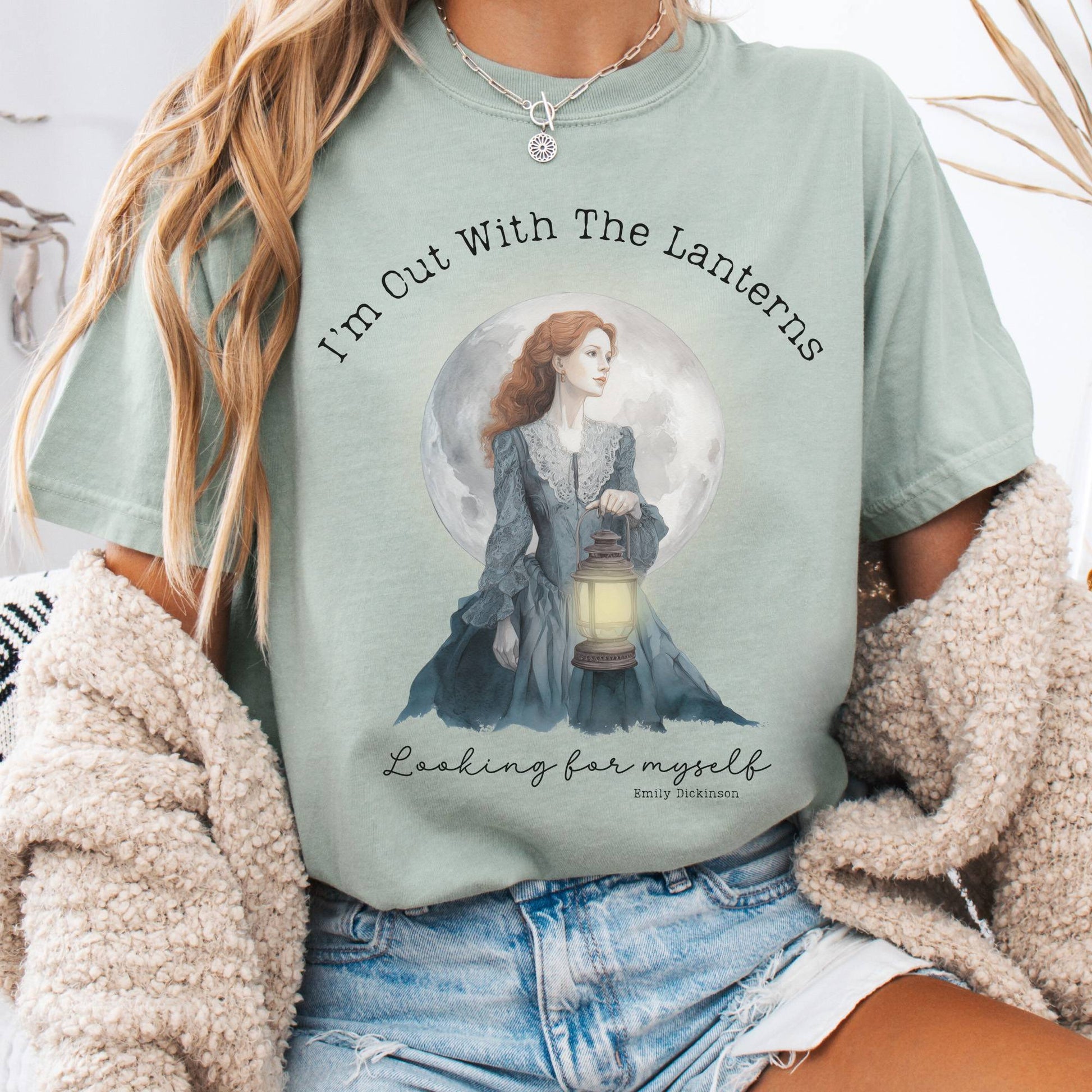 T-Shirt Bay / S I'm Out With The Lanterns Looking For Myself Emily Dickinson Tee The Mystic Eden