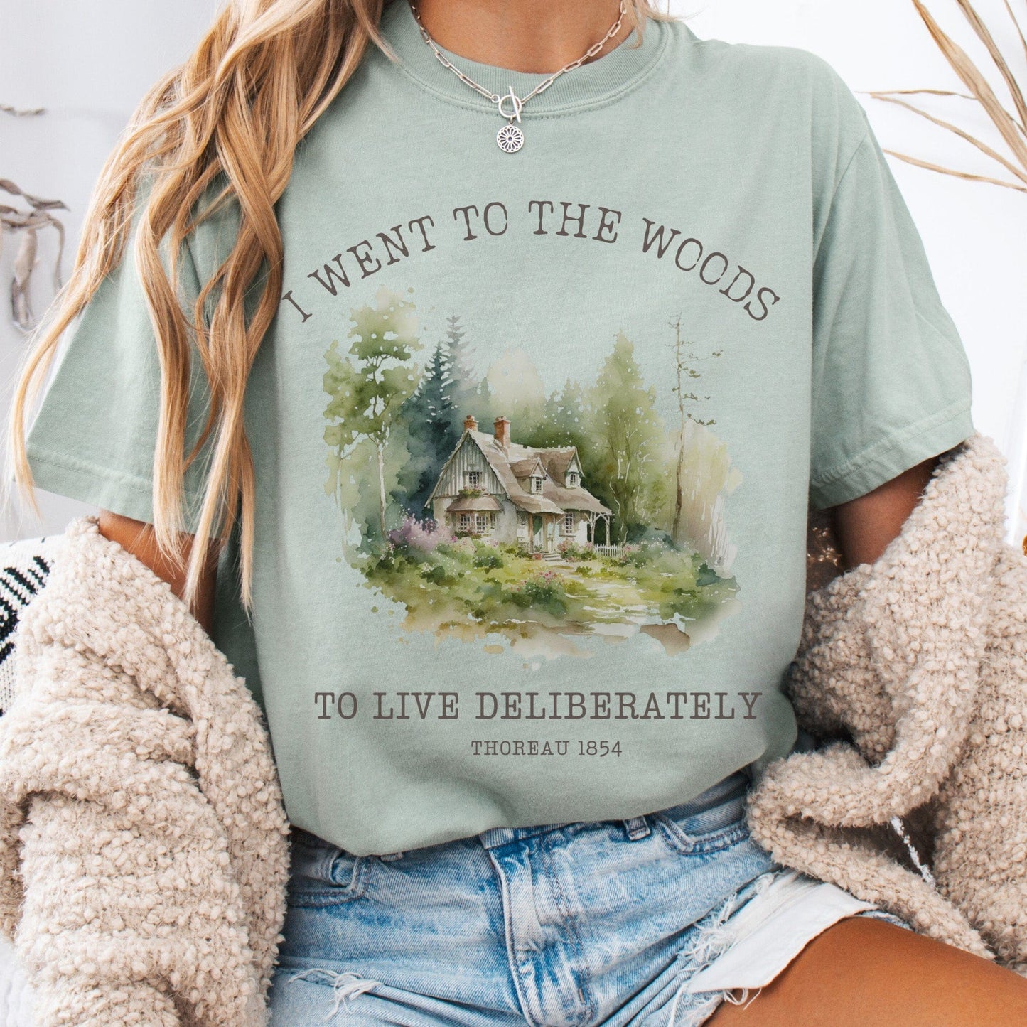 T-Shirt Bay / S I Went To the Woods To Live Deliberately Cottage Edition T-Shirt The Mystic Eden