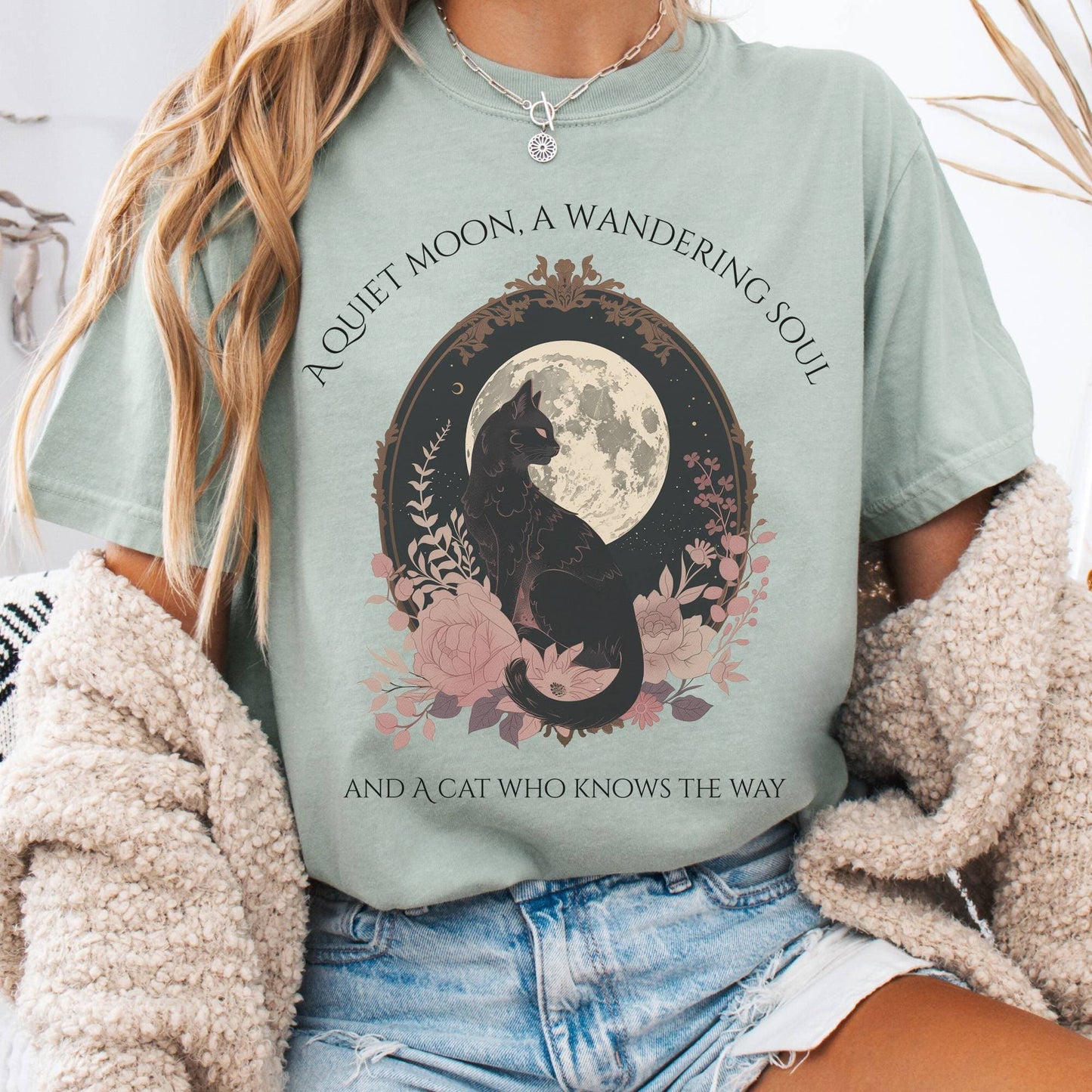 T-Shirt Bay / S The Cat Who Knows The Way Poetry Tee The Mystic Eden