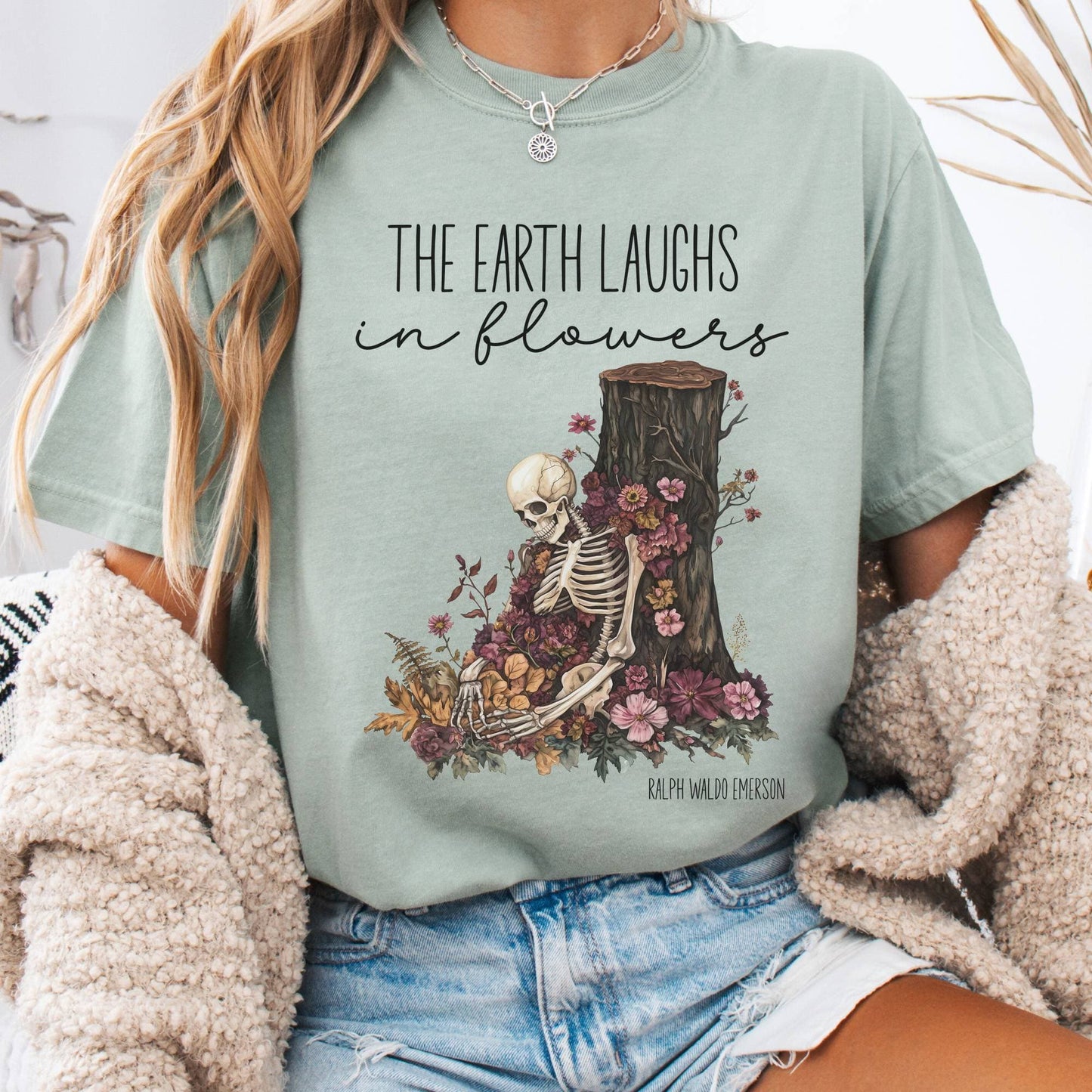 T-Shirt Bay / S The Earth Laughs in Flowers Ralph Waldo Emerson Tee The Mystic Eden