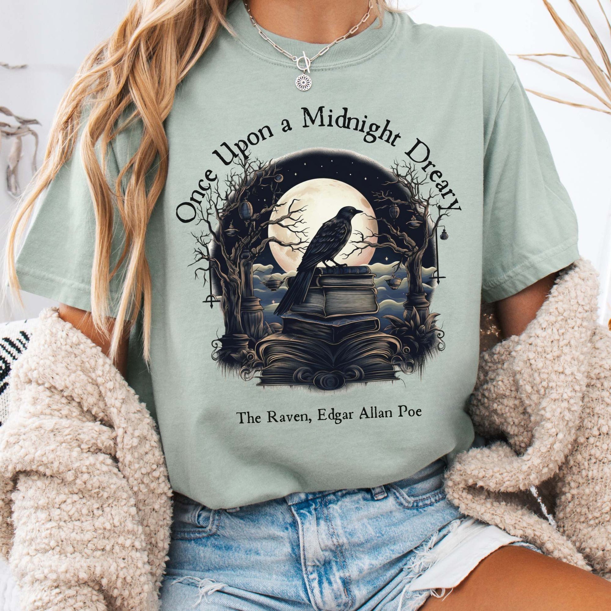 T-Shirt Bay / S Vintage Edgar Allan Poe Shirt - Once upon a midnight dreary The Mystic Eden