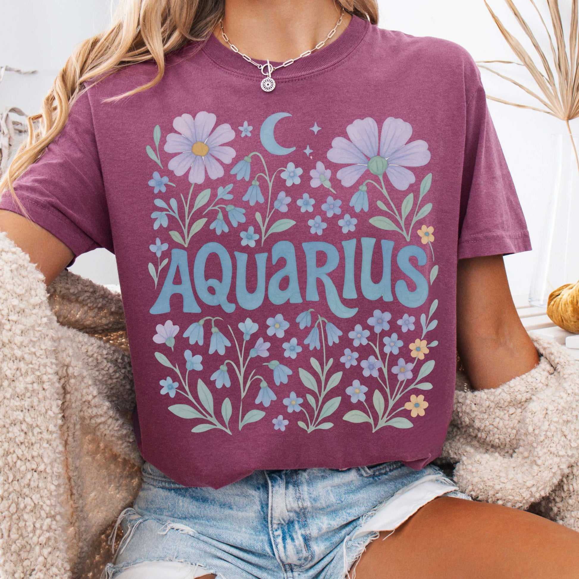 T-Shirt Berry / S Aquarius Vintage T-Shirt – Retro Floral Zodiac Tee The Mystic Eden