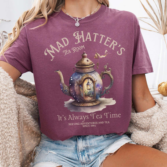 T-Shirt Berry / S It's Alway's Tea Time - Mad Hatters Tea Room Shirt The Mystic Eden