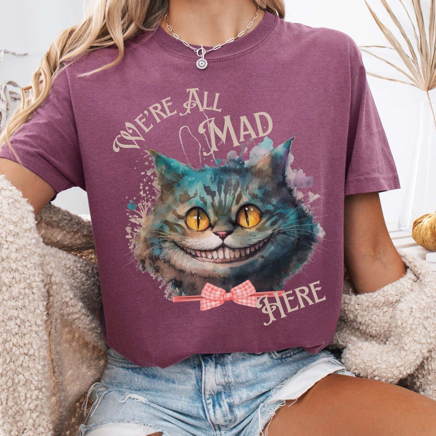 T-Shirt Berry / S Vintage Cheshire Cat Alice in Wonderland T-Shirt The Mystic Eden