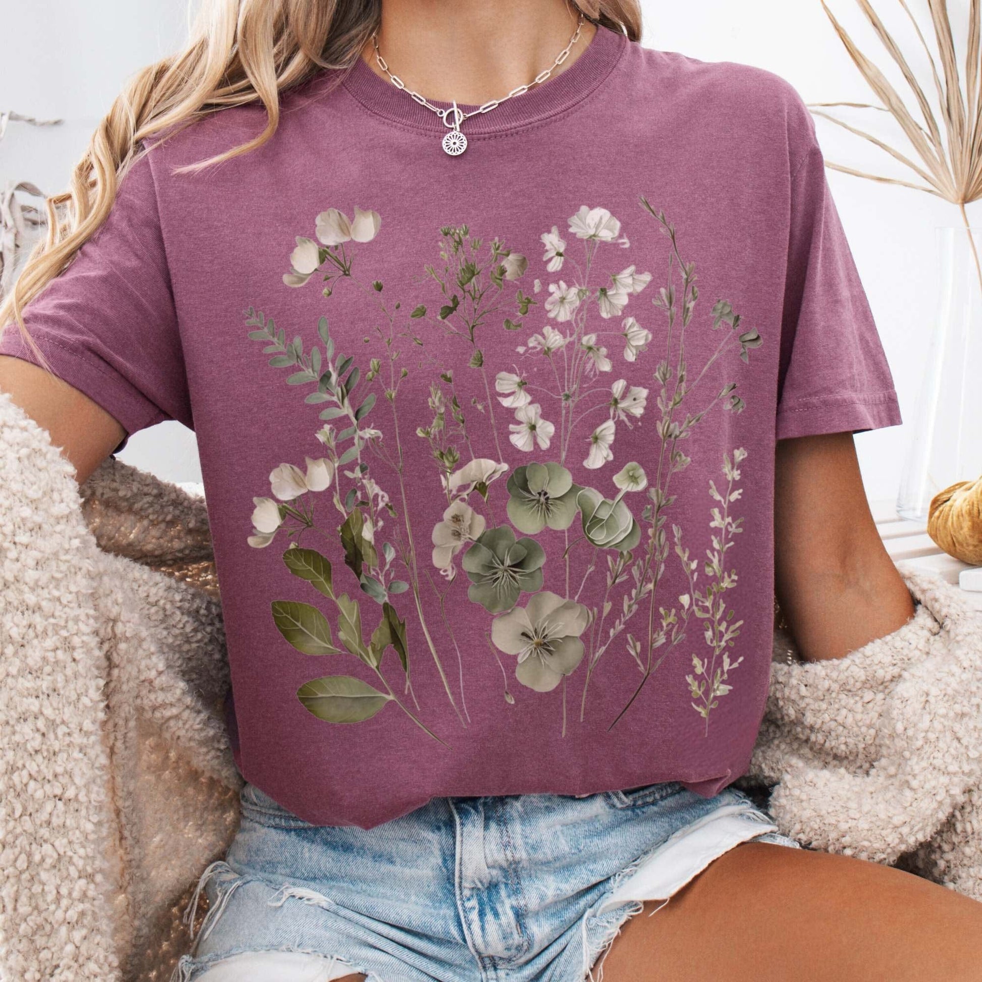 T-Shirt Berry / S Vintage cottagecore sage and white wildflower shirt The Mystic Eden