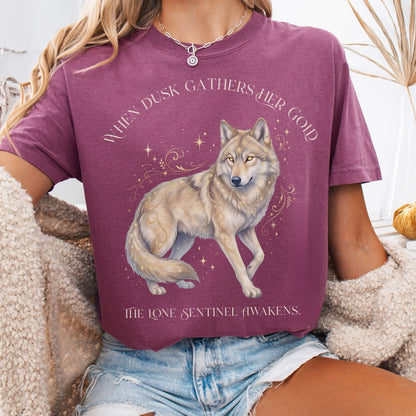 T-Shirt Berry / S When Dusk Gathers Her Gold Mystical Wolf The Mystic Eden