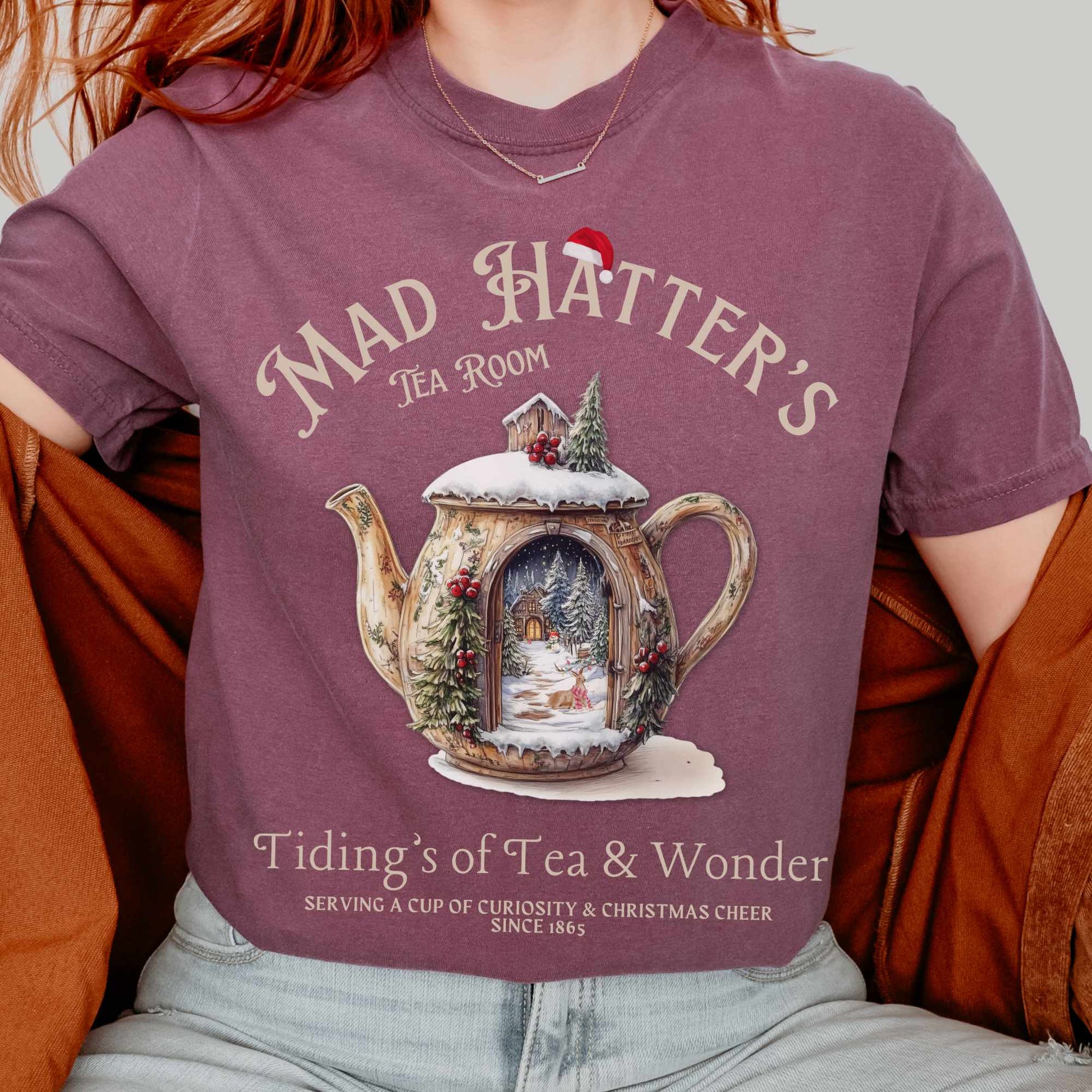 T-Shirt Christmas Vintage Mad Hatter's Tea Room Shirt - Christmas Edition Tee The Mystic Eden