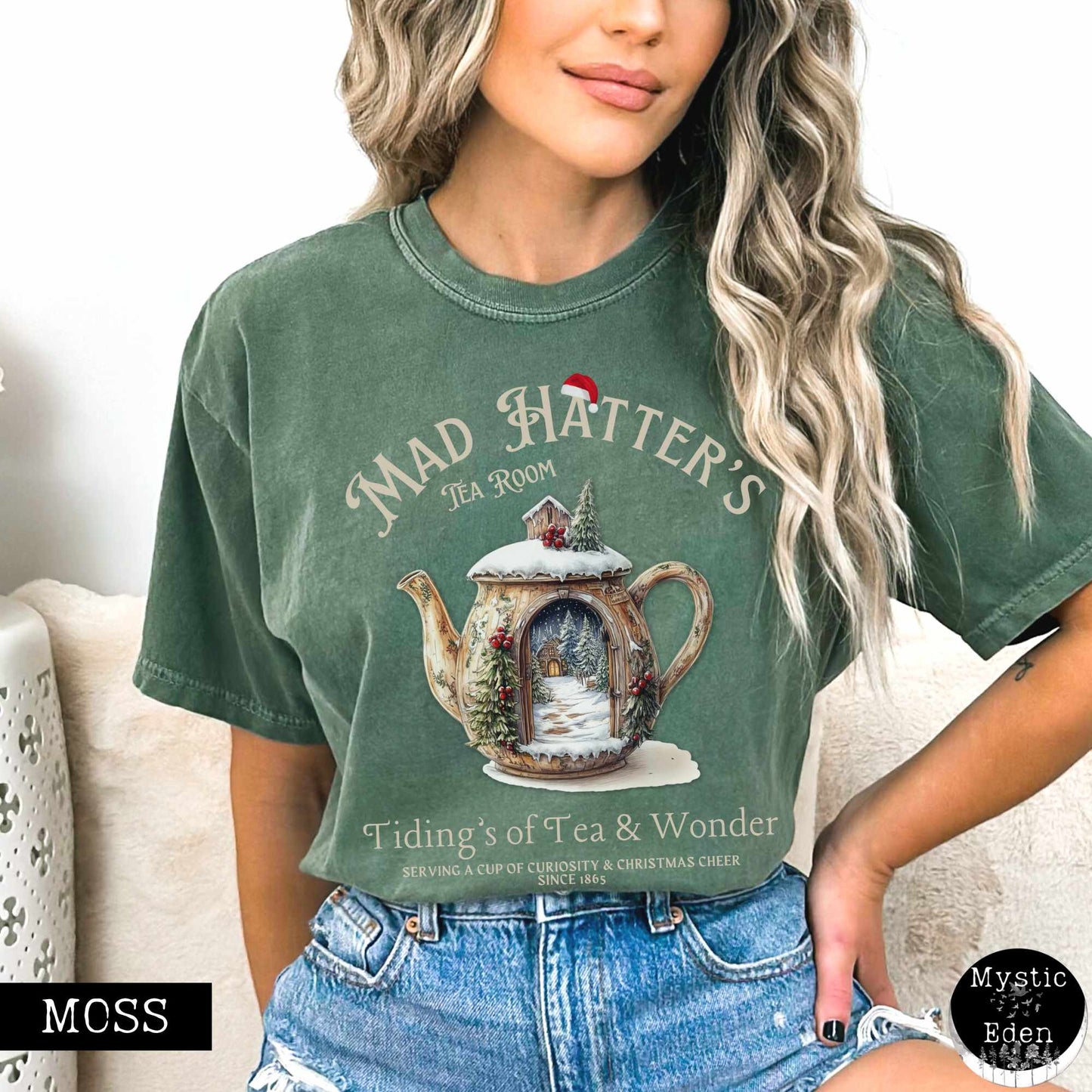 T-Shirt Christmas Vintage Mad Hatter's Tea Room Shirt - Christmas Edition Tee The Mystic Eden