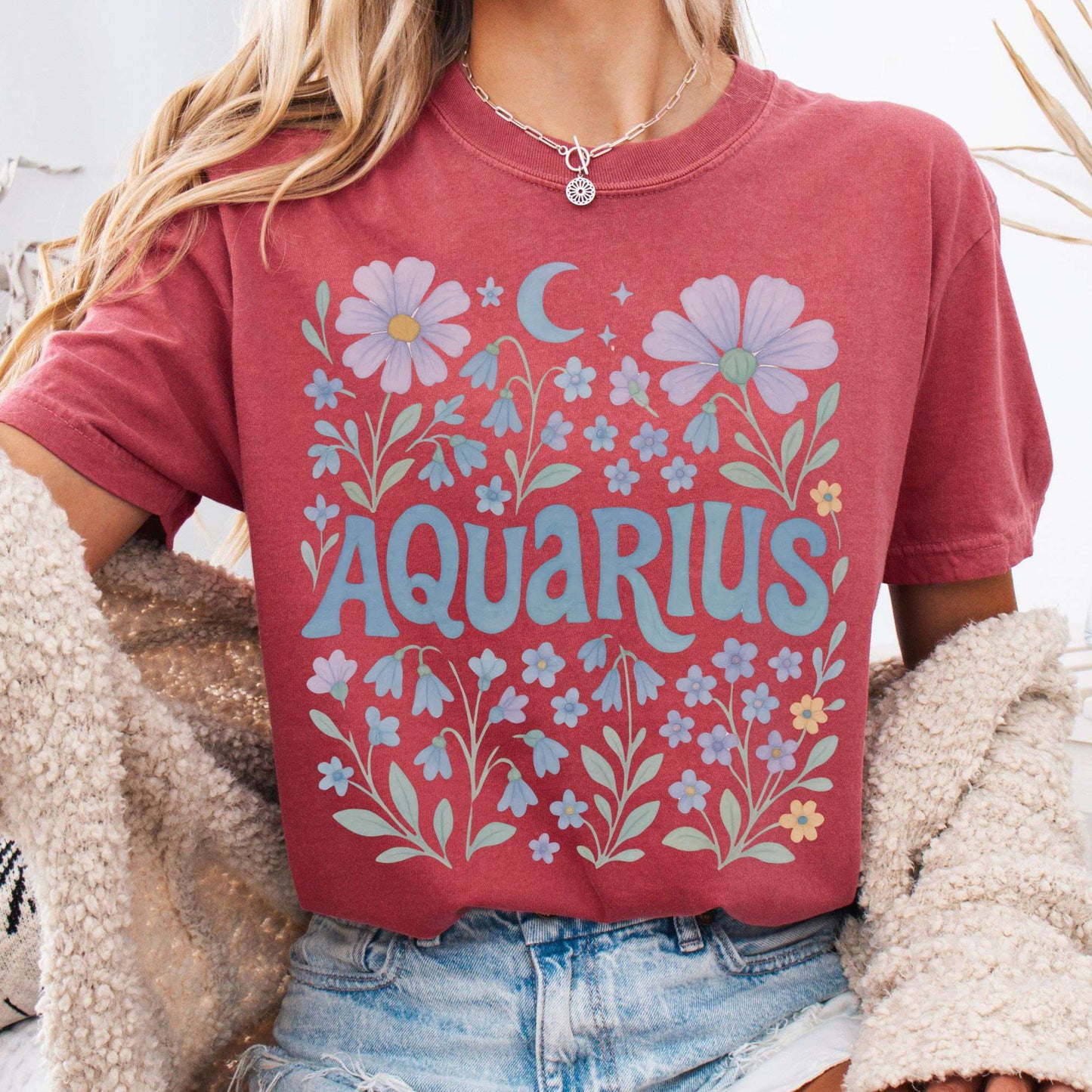 T-Shirt Crimson / S Aquarius Vintage T-Shirt – Retro Floral Zodiac Tee The Mystic Eden