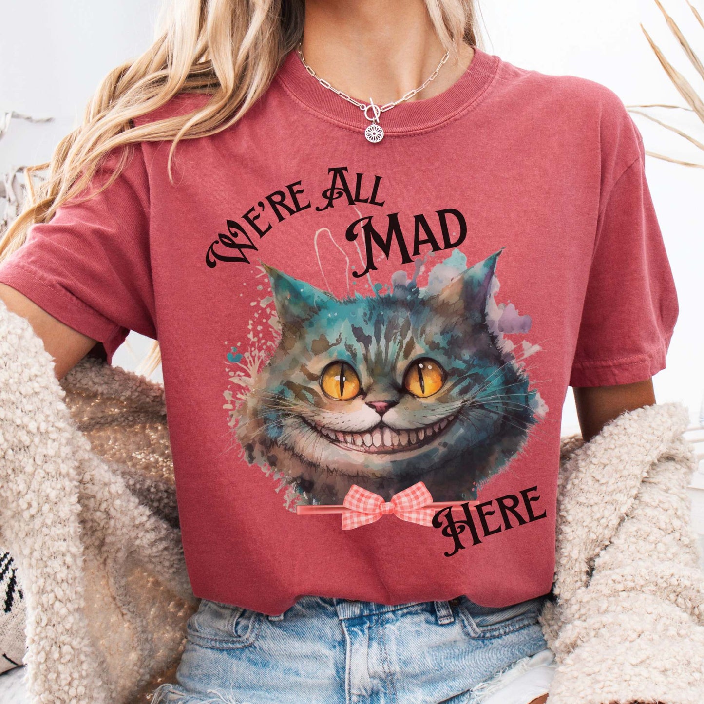 T-Shirt Crimson / S Vintage Cheshire Cat Alice in Wonderland T-Shirt The Mystic Eden