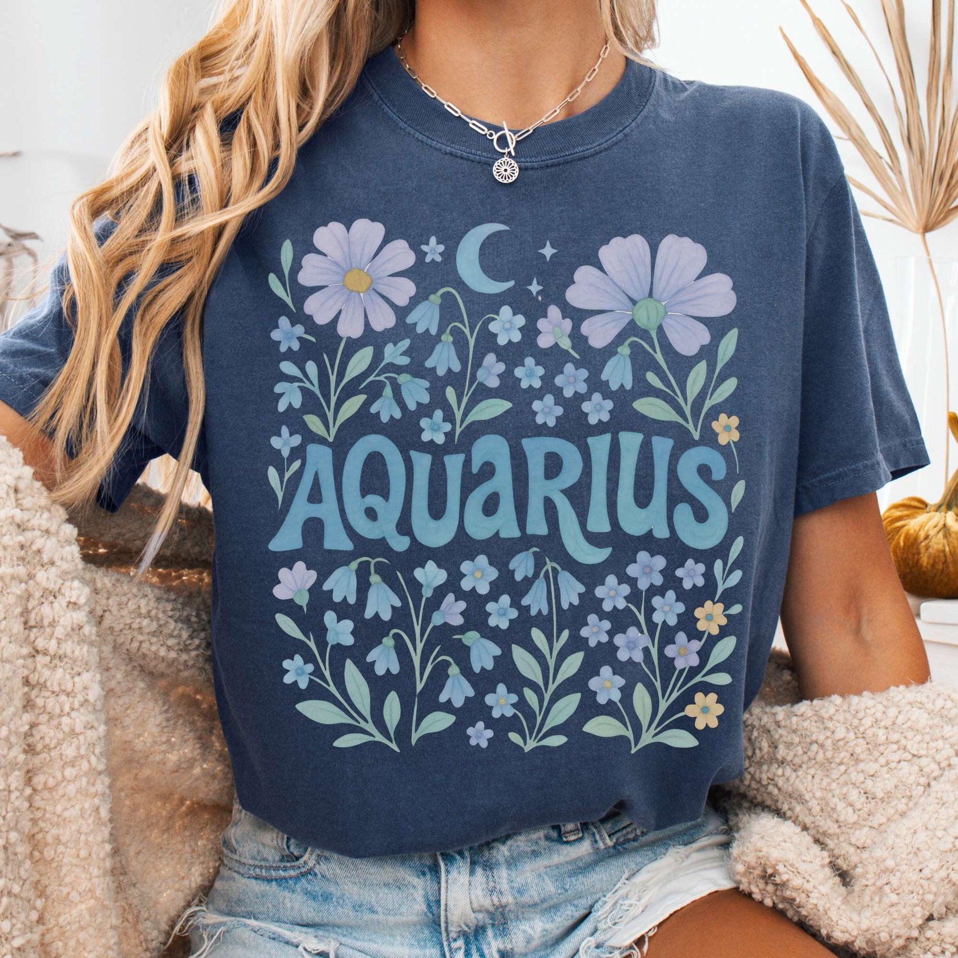T-Shirt Denim / S Aquarius Vintage T-Shirt – Retro Floral Zodiac Tee The Mystic Eden