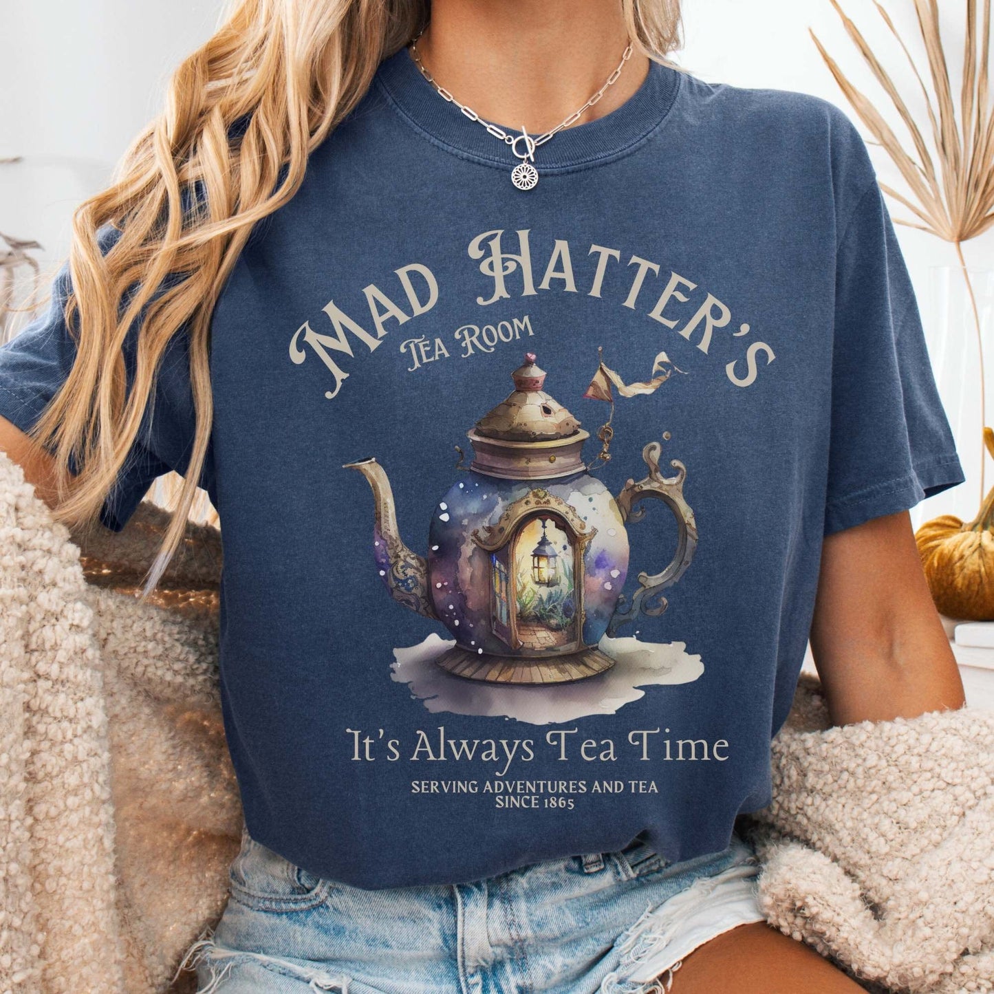 T-Shirt Denim / S It's Alway's Tea Time - Mad Hatters Tea Room Shirt The Mystic Eden
