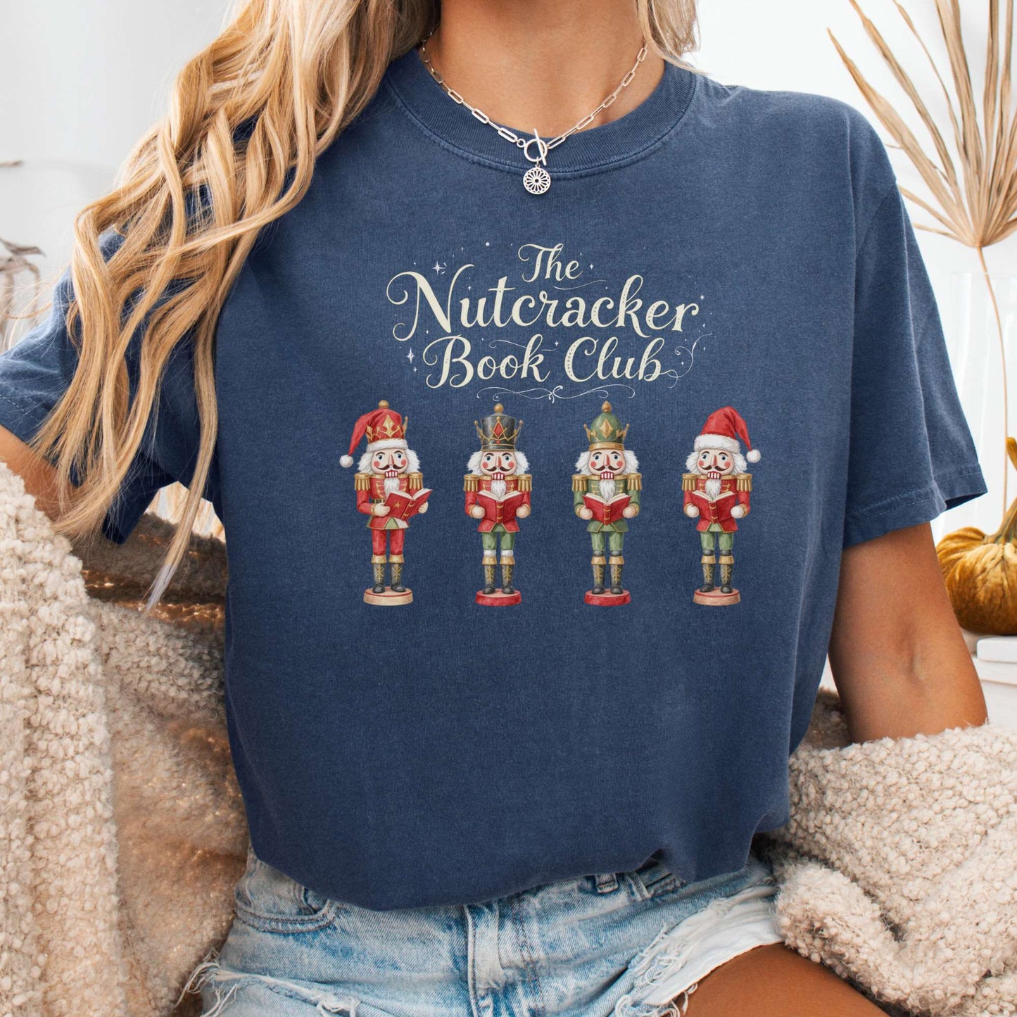 T-Shirt Denim / S The Nutcracker Book Club Christmas Tee The Mystic Eden