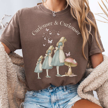 T-Shirt Espresso / S Curiouser and Curiouser Alice Tee The Mystic Eden
