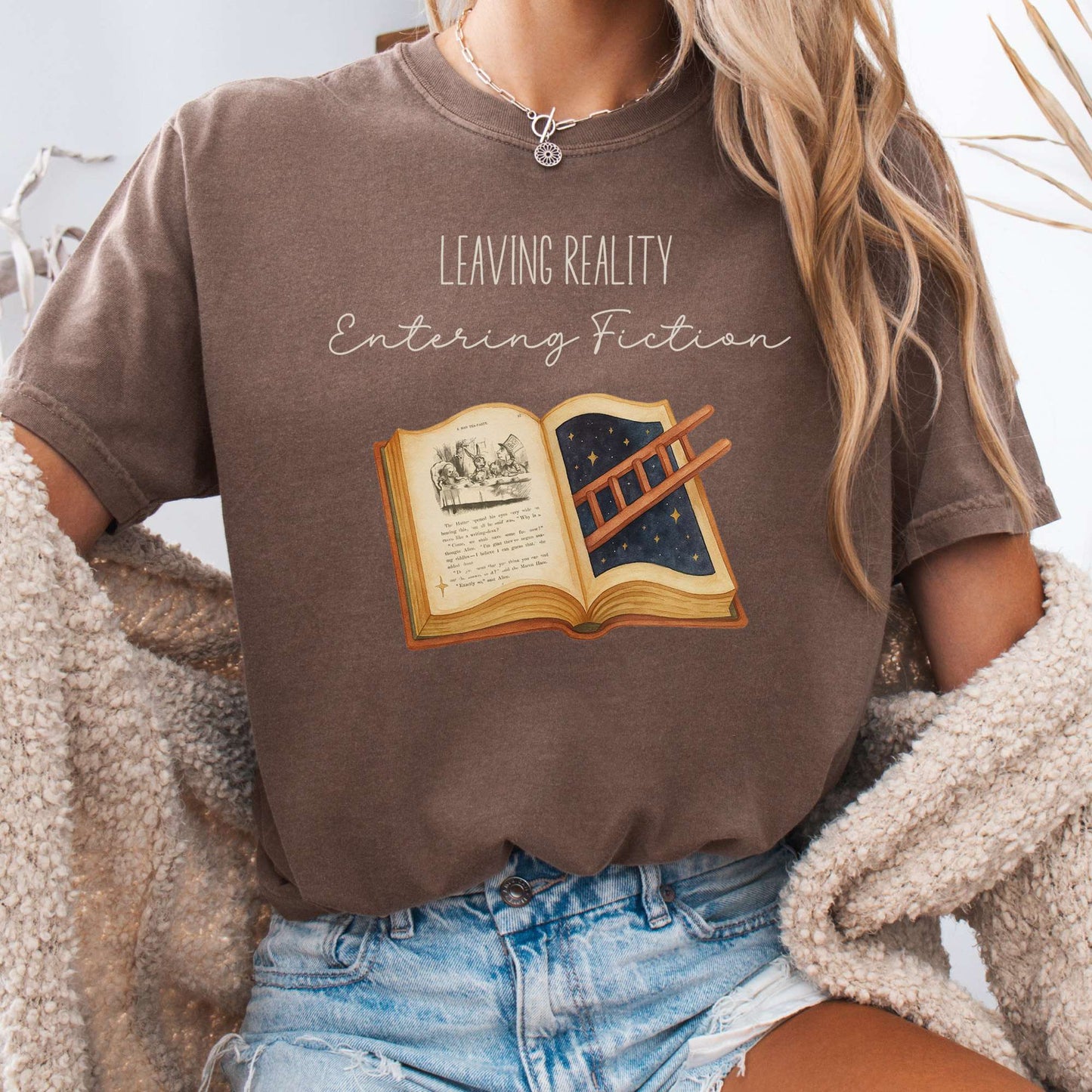 T-Shirt Espresso / S Entering Fiction T-Shirt – Literary Escape Tee The Mystic Eden
