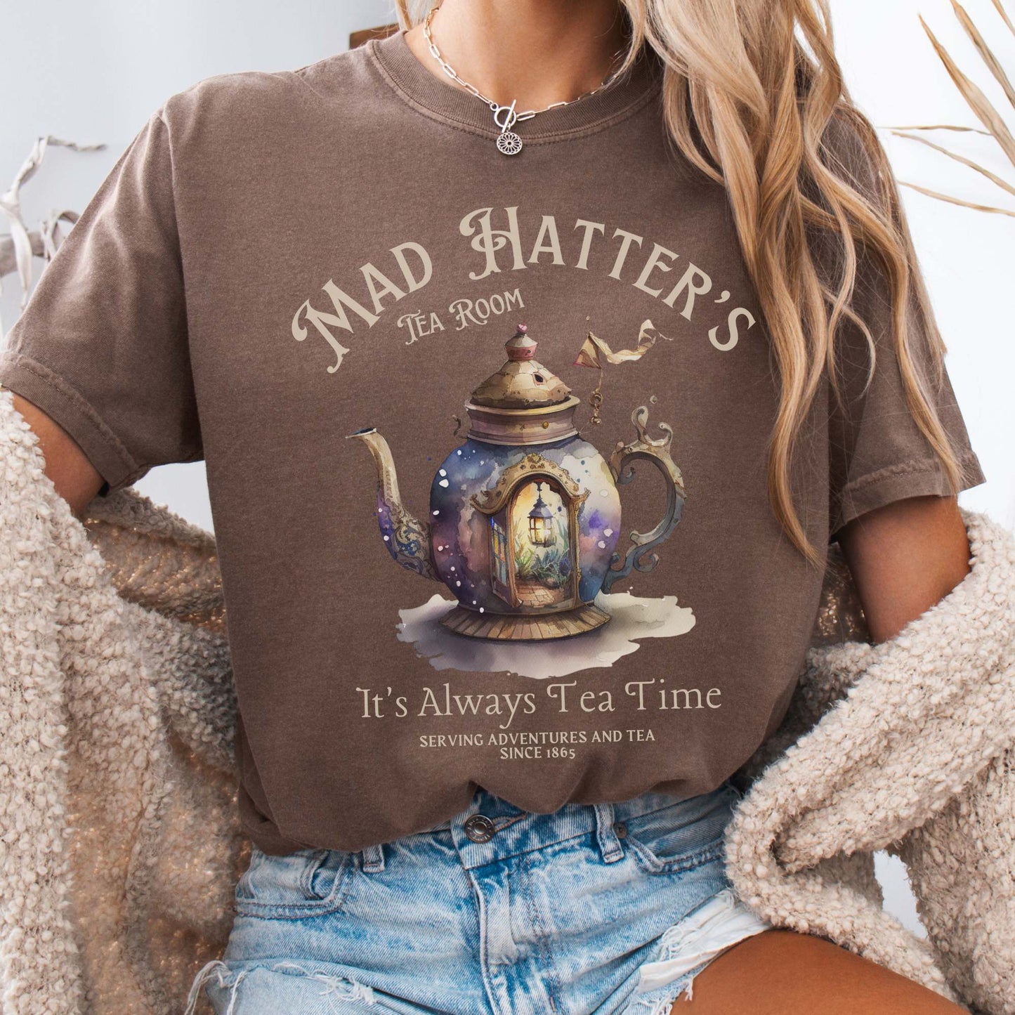T-Shirt Espresso / S It's Alway's Tea Time - Mad Hatters Tea Room Shirt The Mystic Eden
