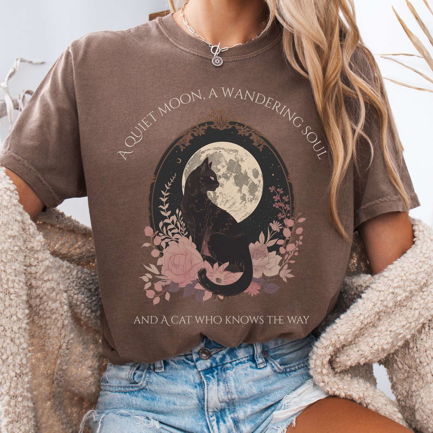 T-Shirt Espresso / S The Cat Who Knows The Way Poetry Tee The Mystic Eden