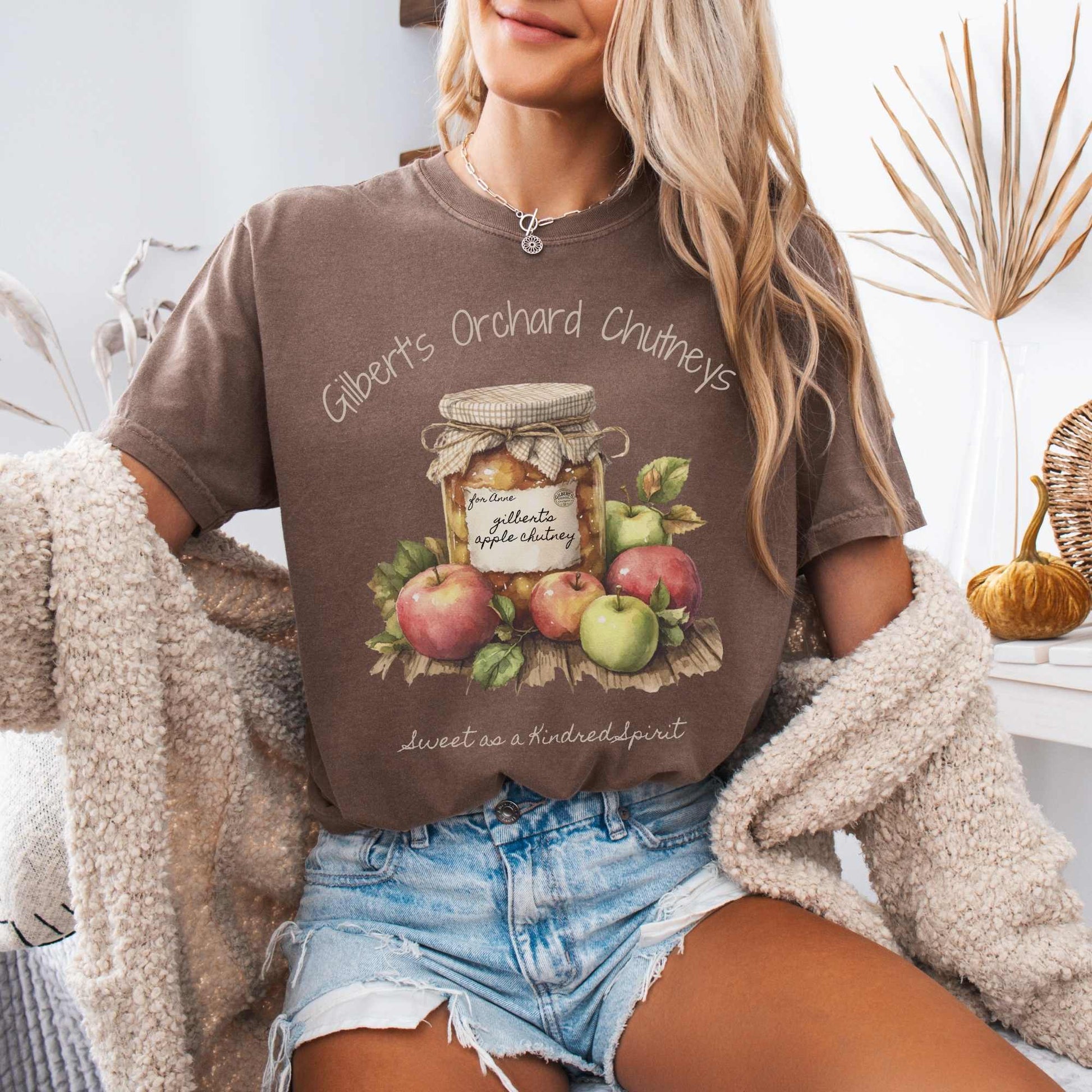 T-Shirt Gilbert's Orchard Chutneys Tee The Mystic Eden